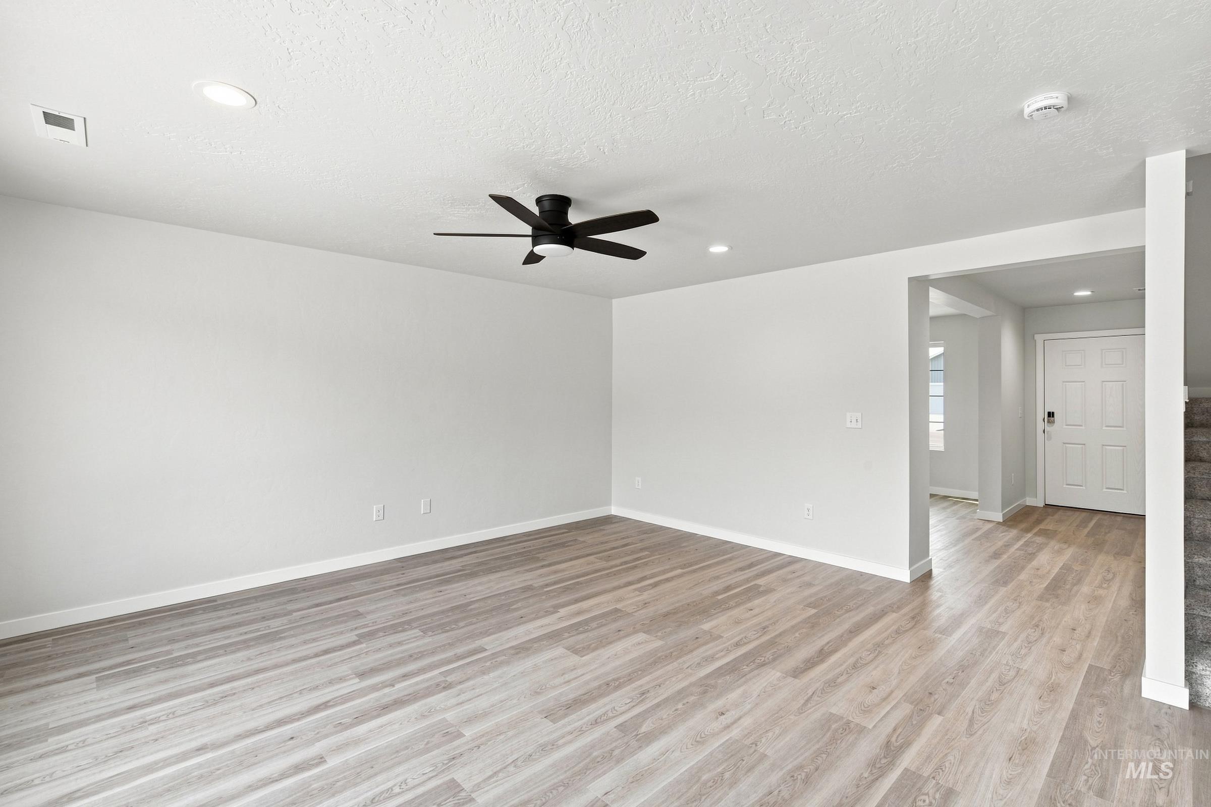 1452 Sunday River St Property Photo 8