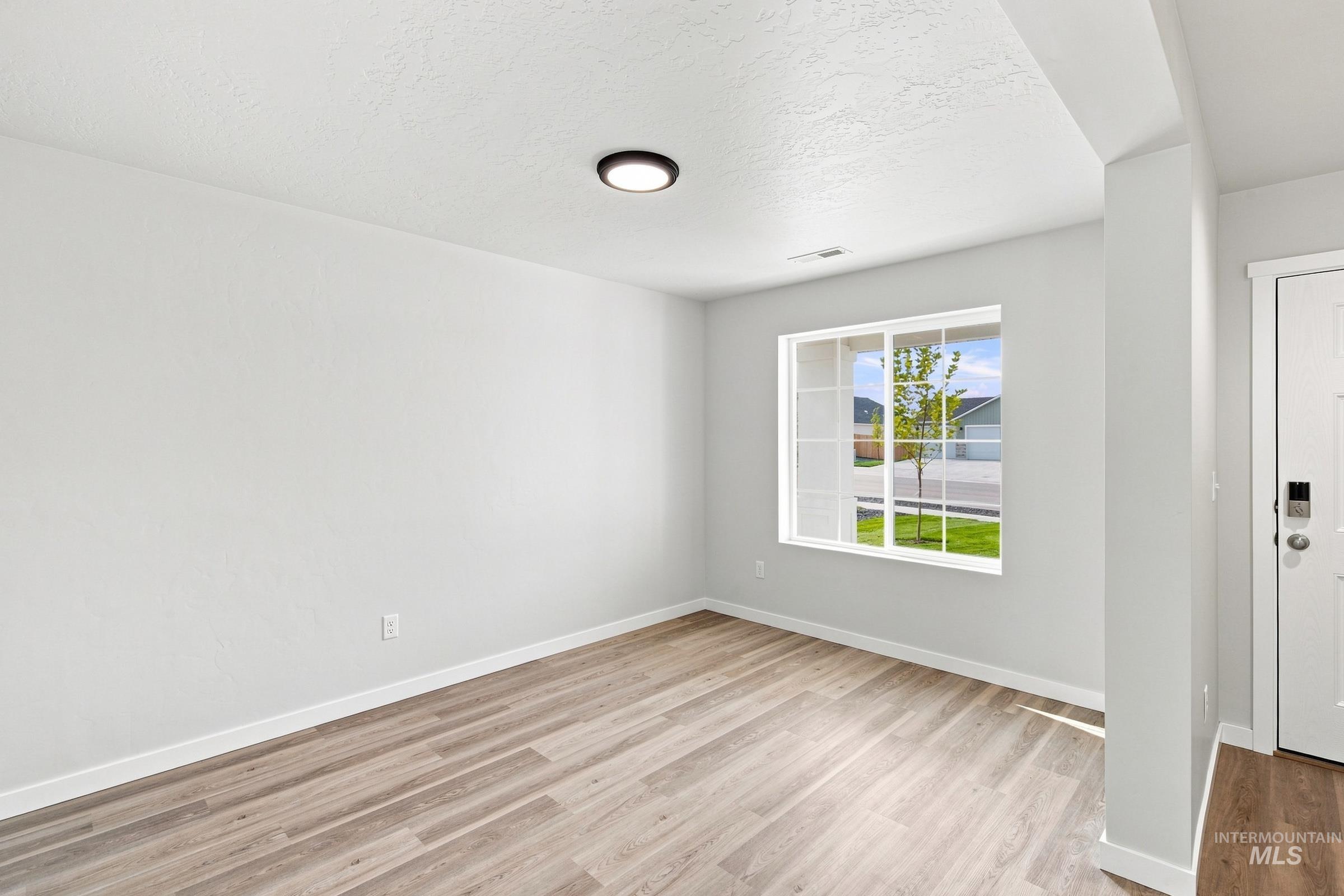 1452 Sunday River St Property Photo 11