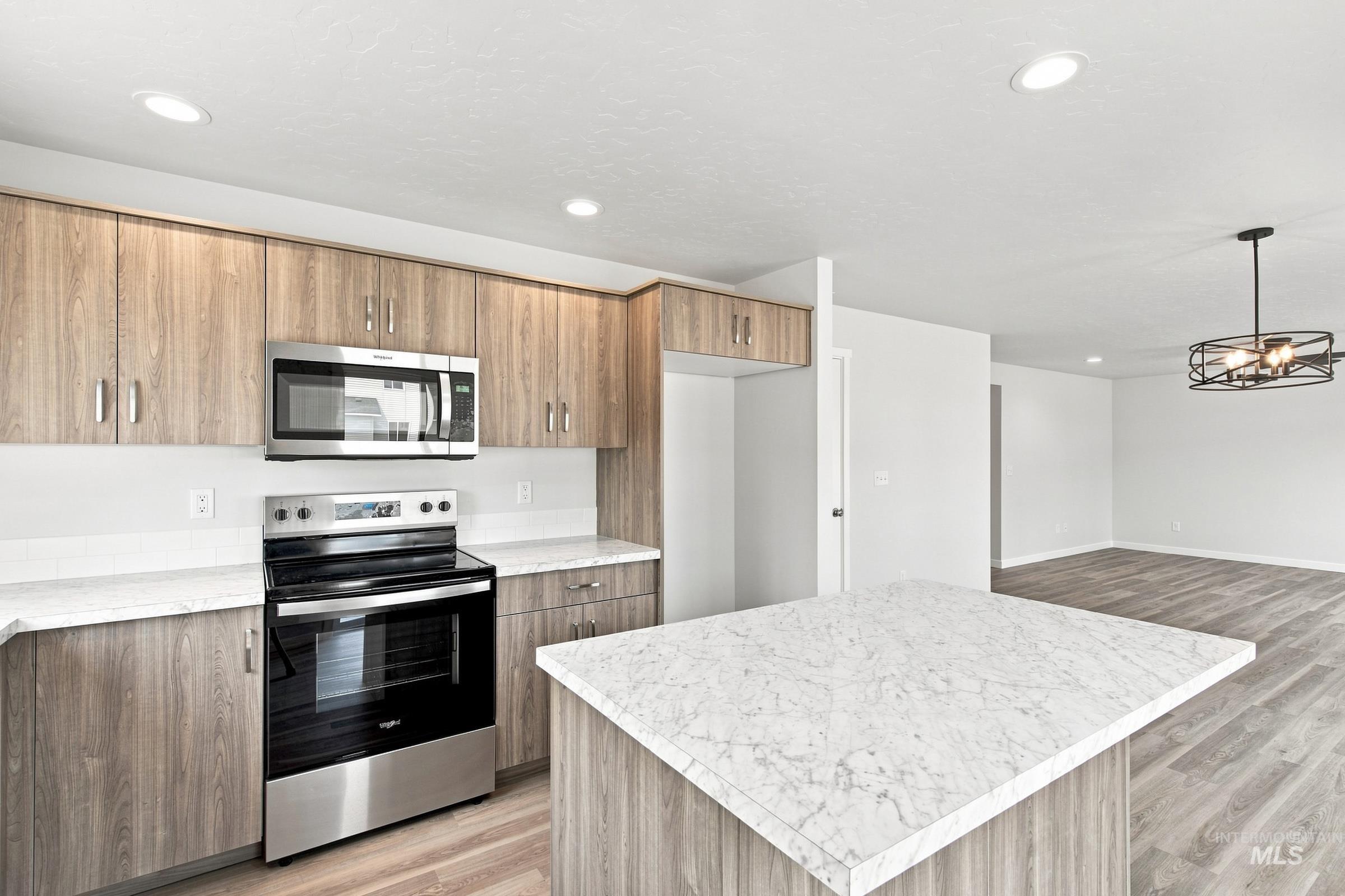 1530 Sunday River St Property Photo 5