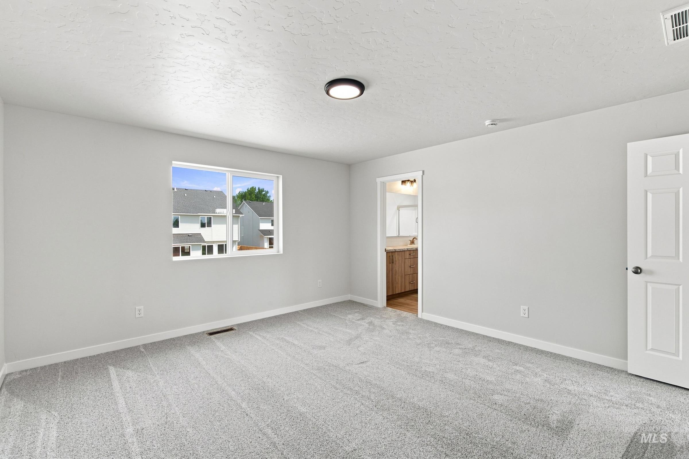 1530 Sunday River St Property Photo 16