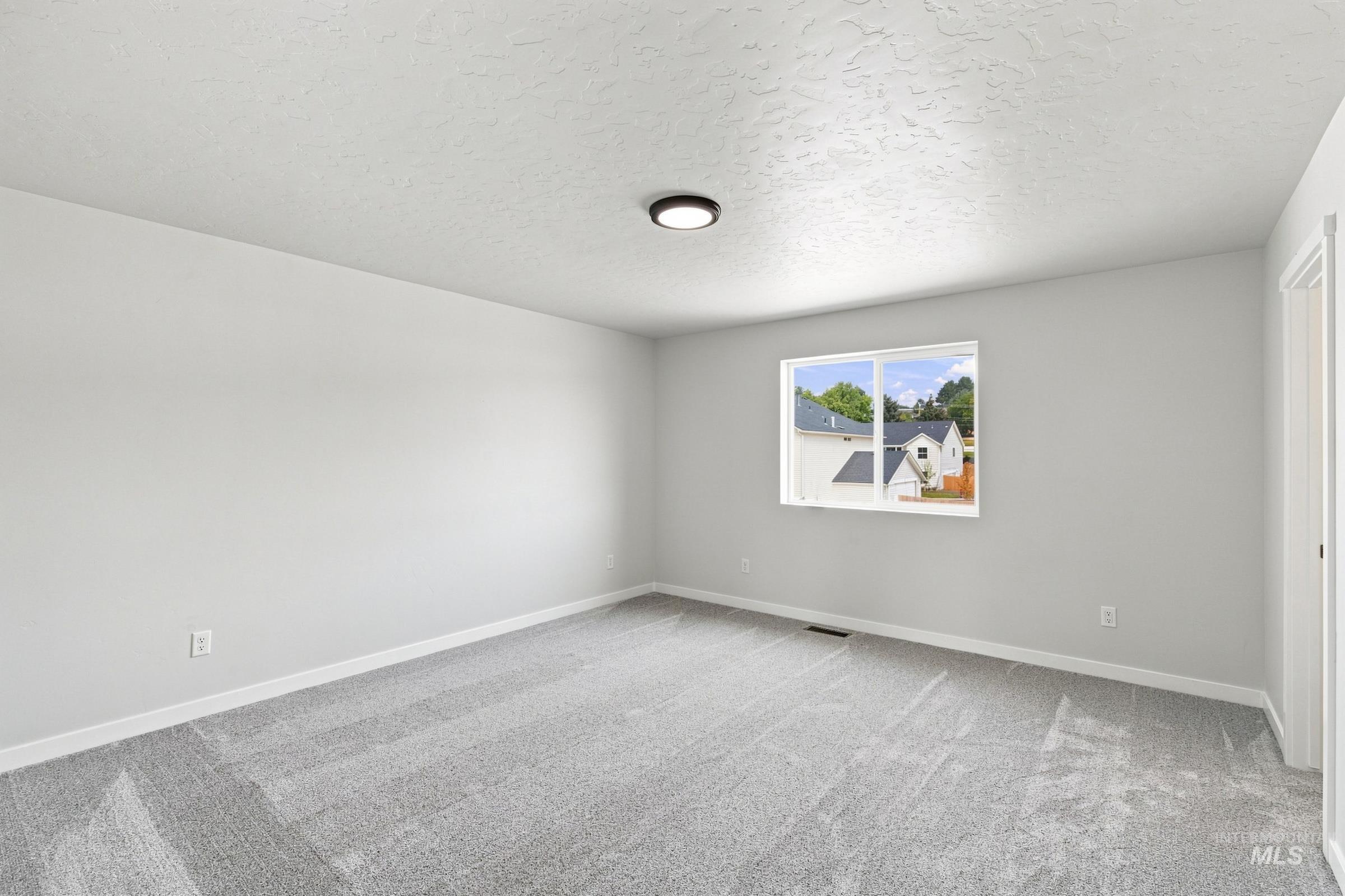 1530 Sunday River St Property Photo 17