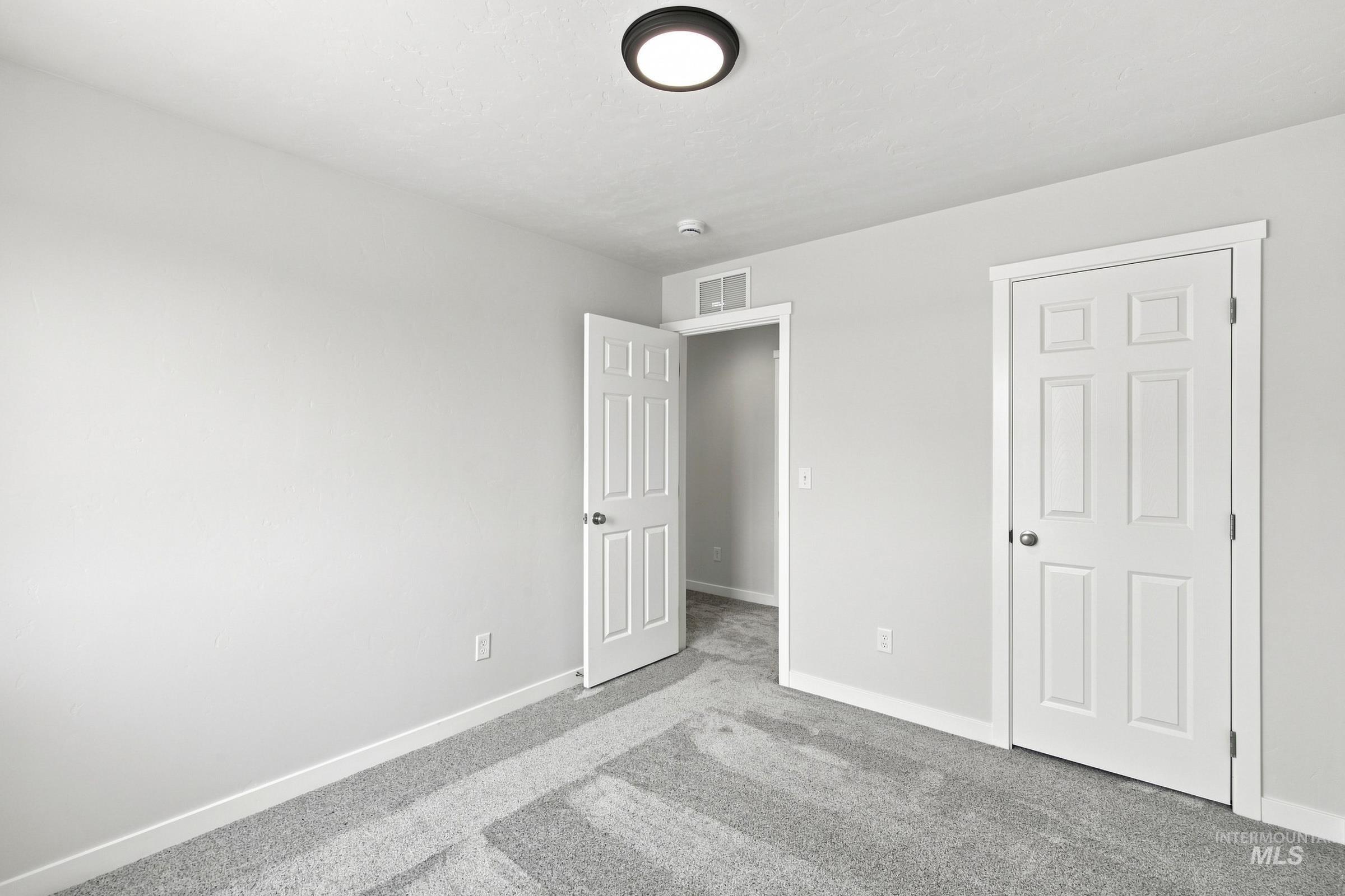 1530 Sunday River St Property Photo 20