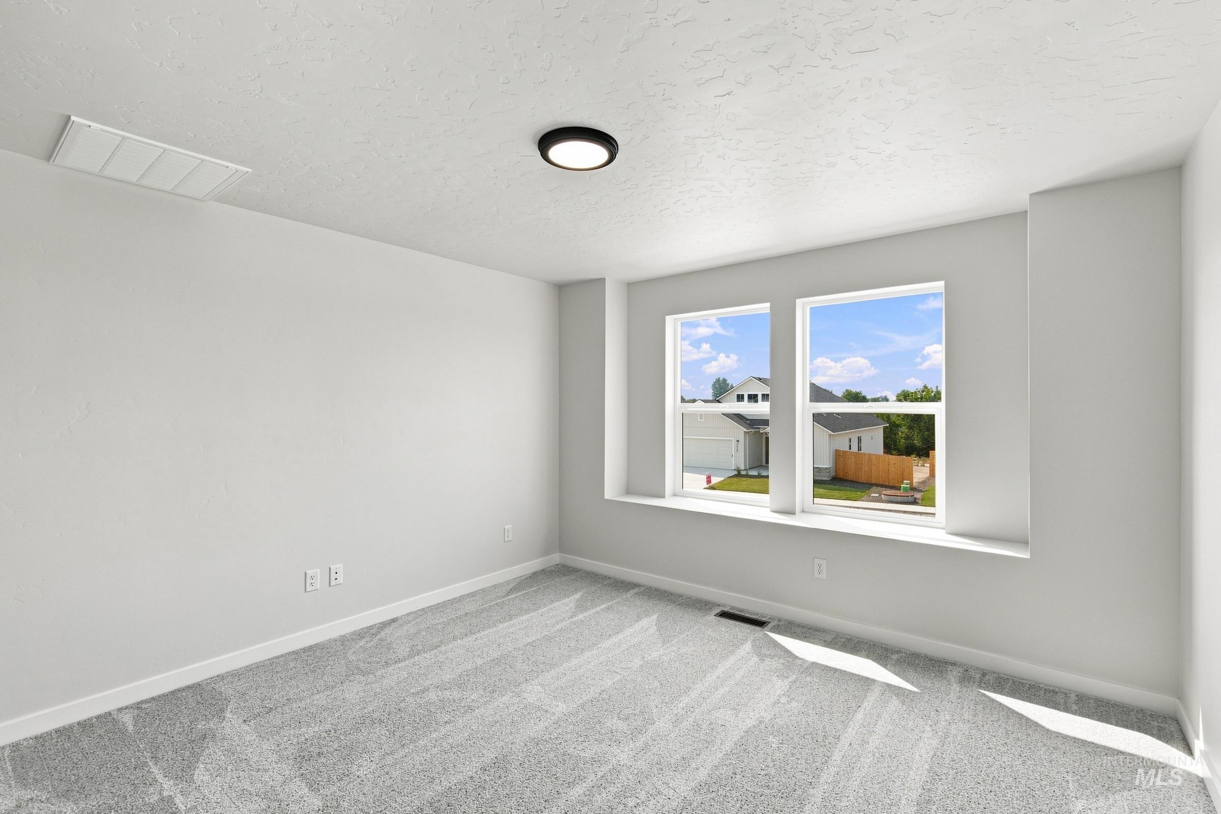 1530 Sunday River St Property Photo 27