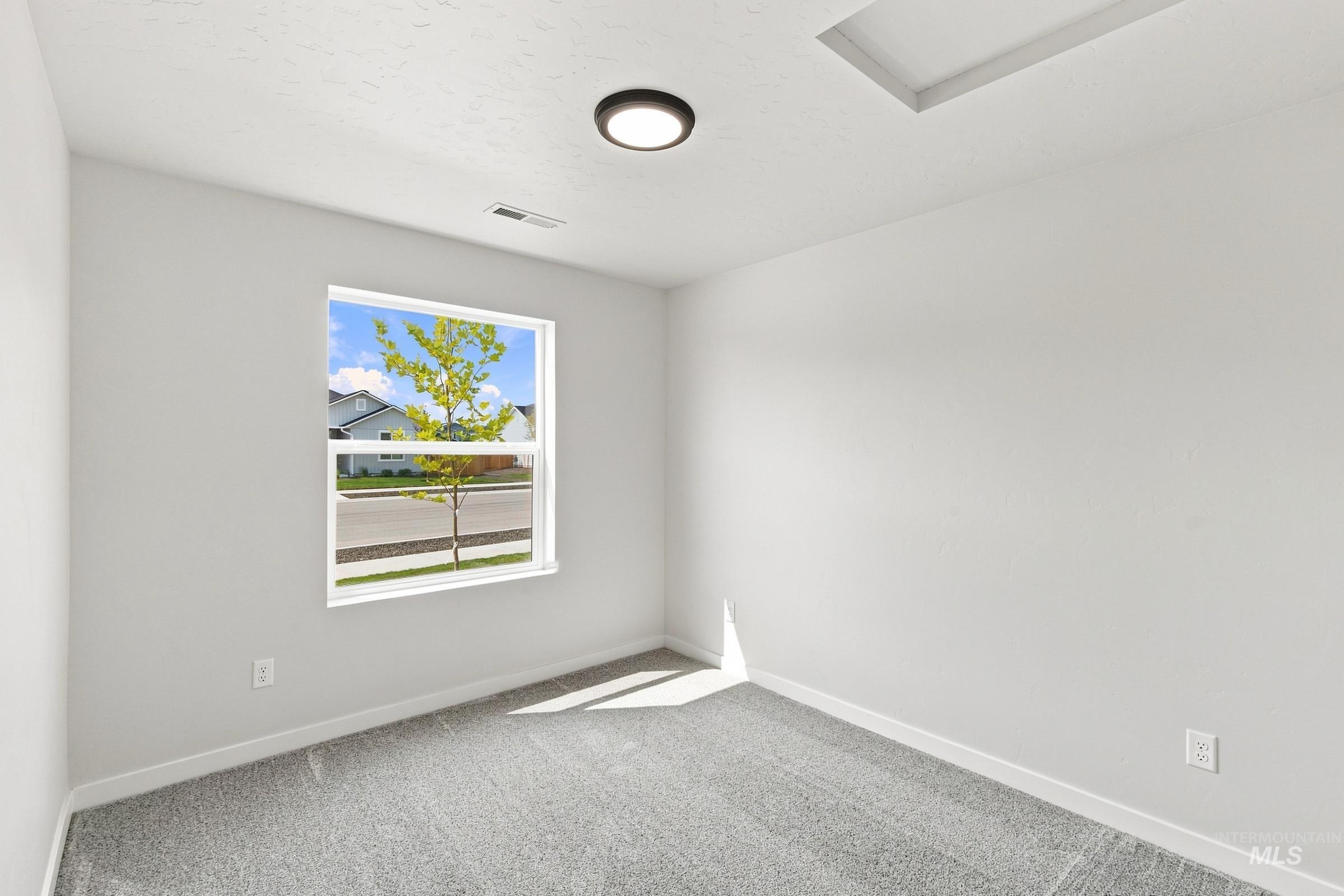 1530 Sunday River St Property Photo 30