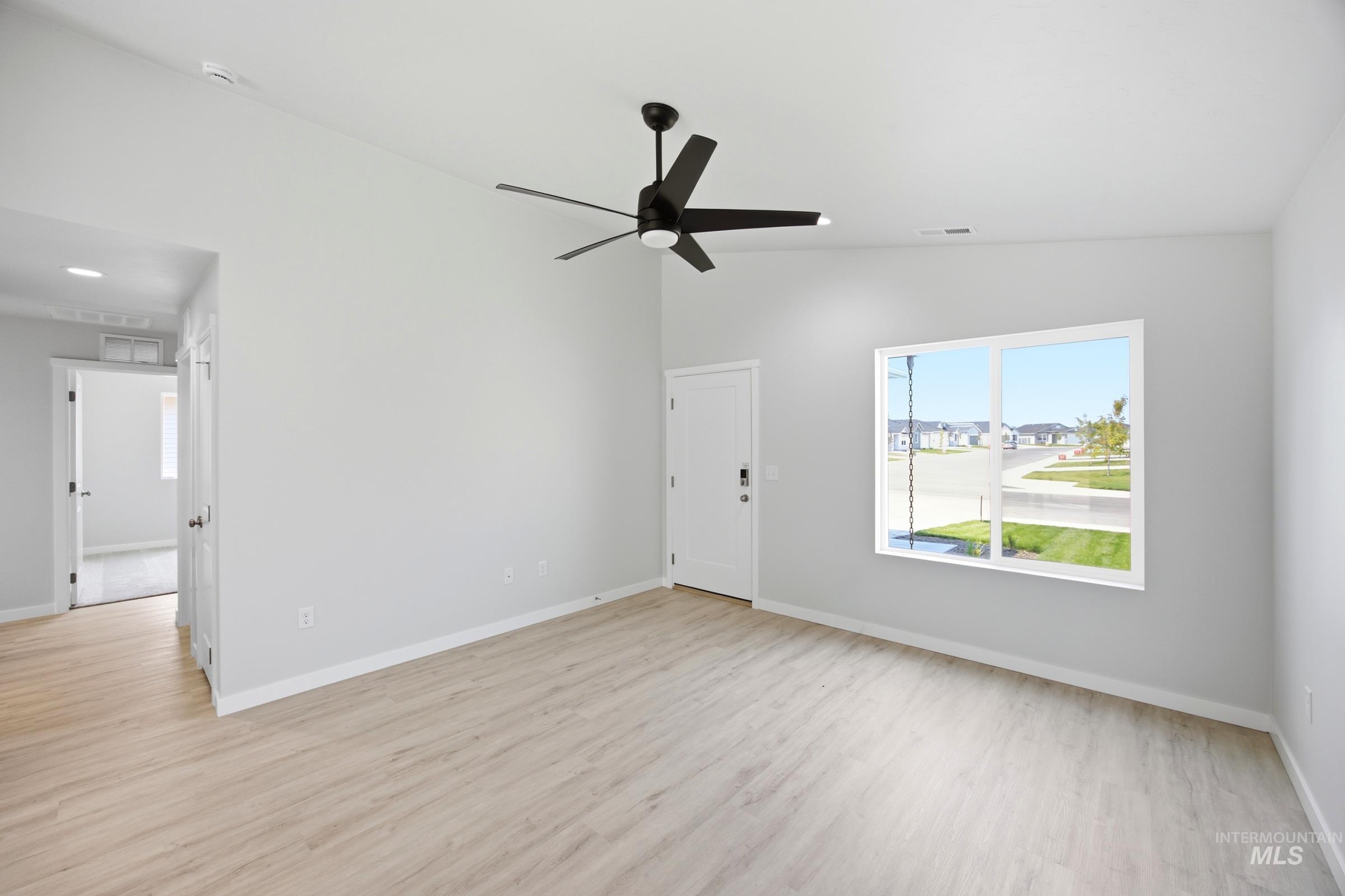220 Benbrook Ave Property Photo 7