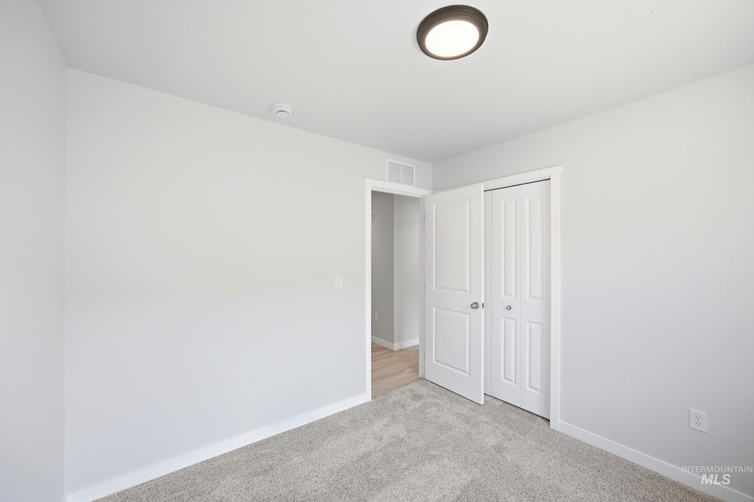220 Benbrook Ave Property Photo 12