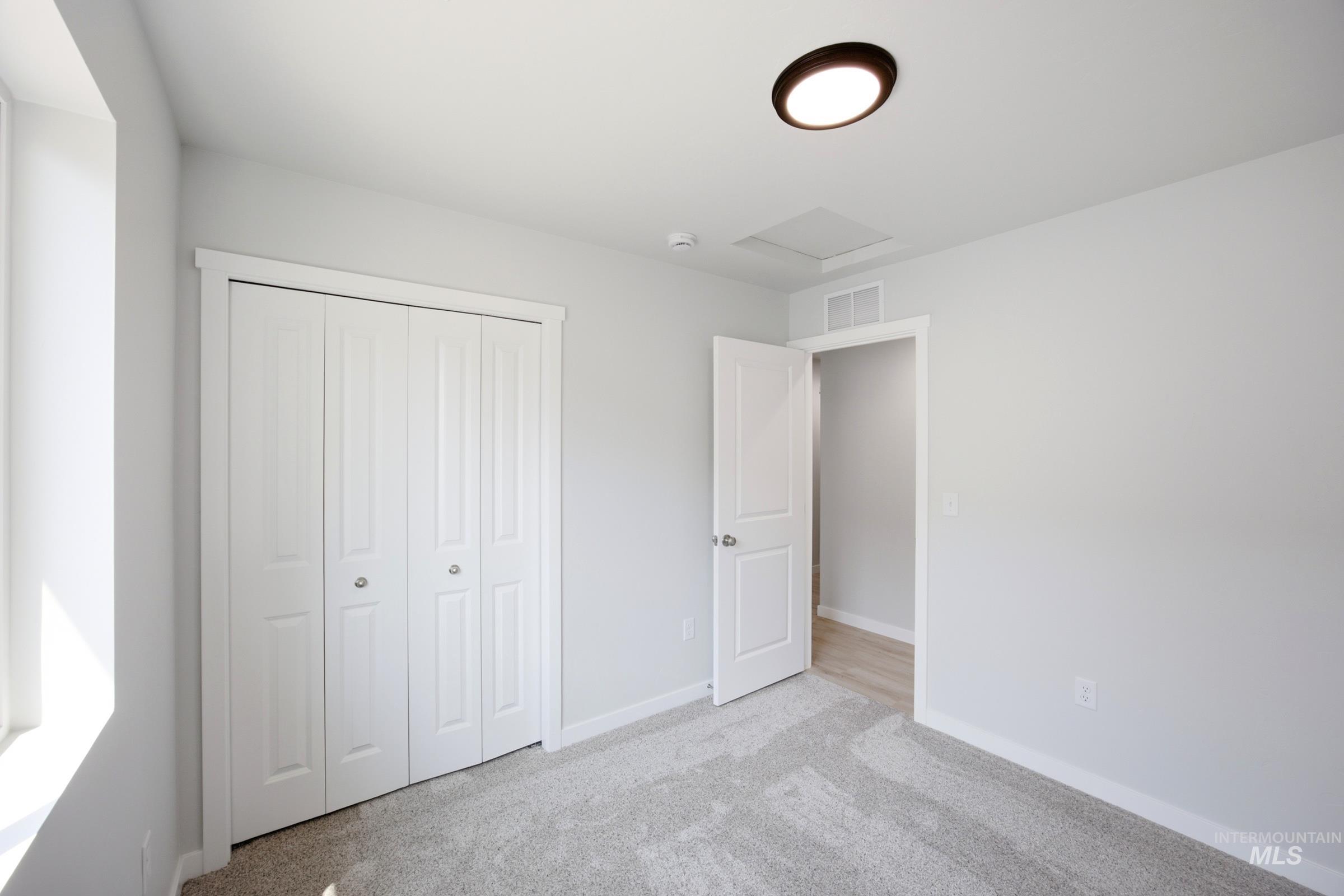 220 Benbrook Ave Property Photo 14