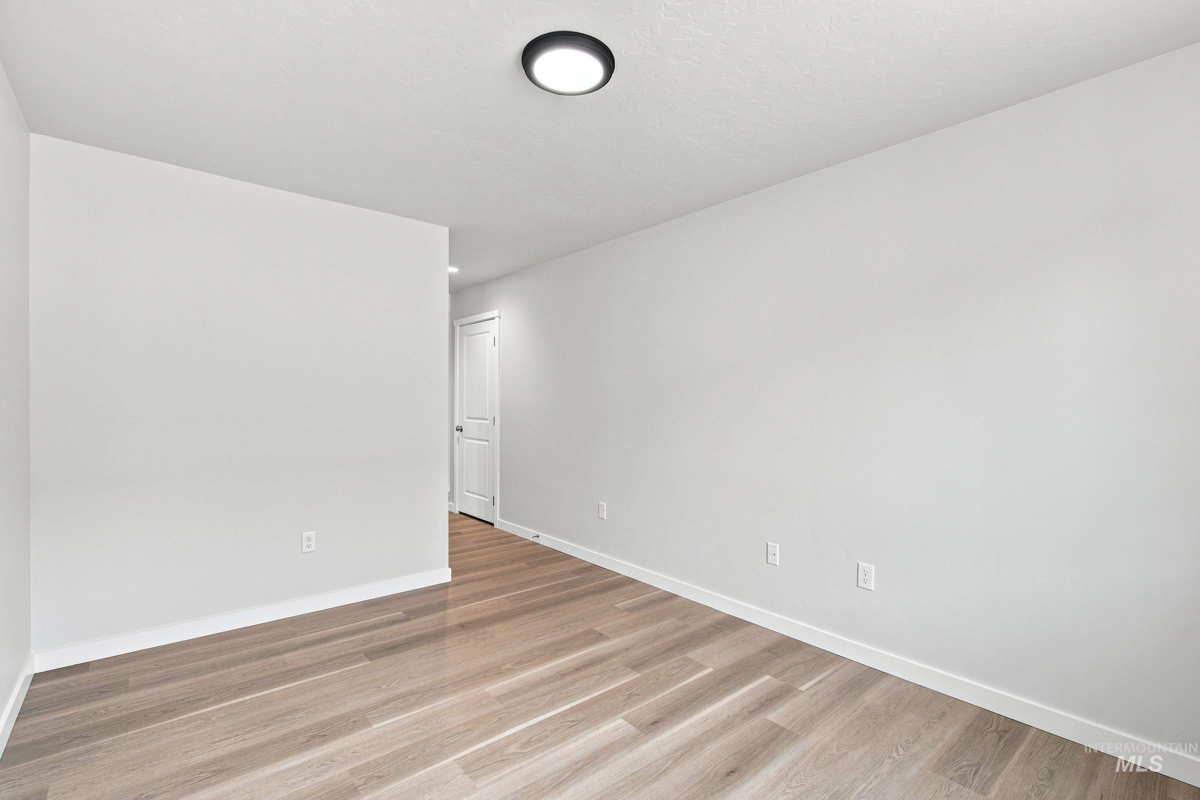 212 Benbrook Ave Property Photo 18