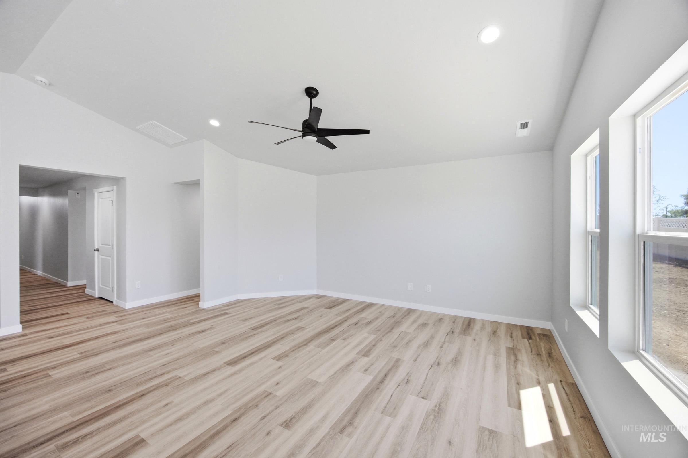 219 Hildago Way Property Photo 8