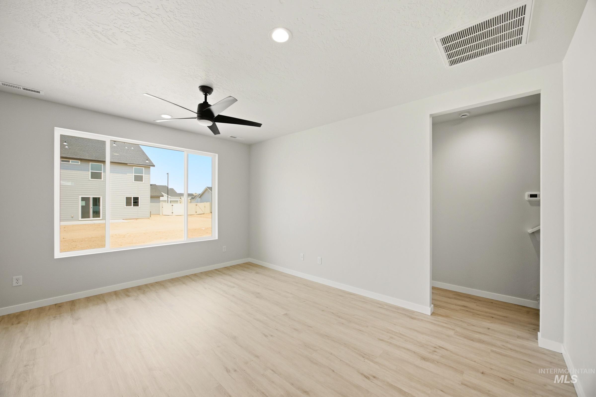 1662 Celina St Property Photo 9