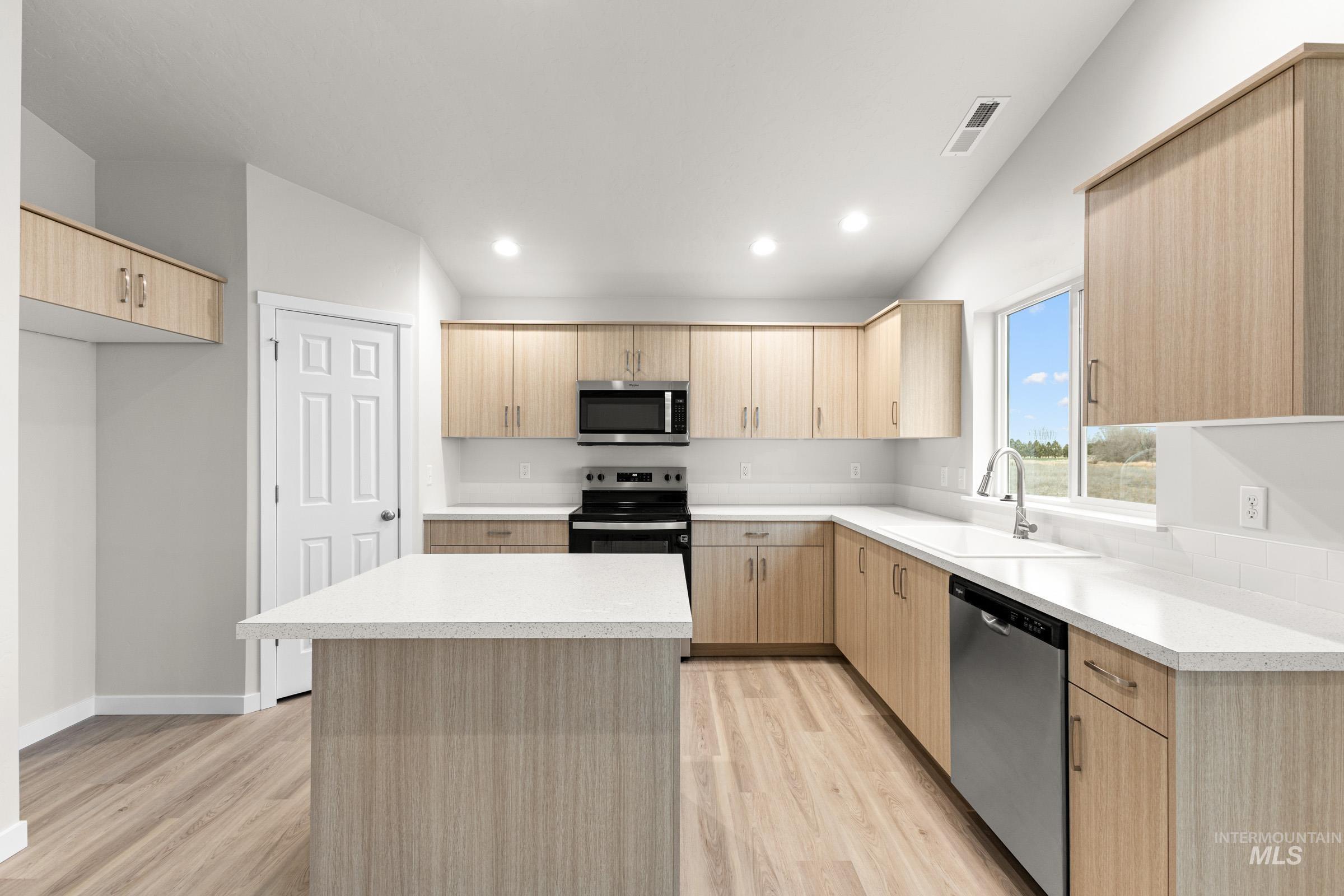 3095 W Animas Creek Dr Property Photo 4