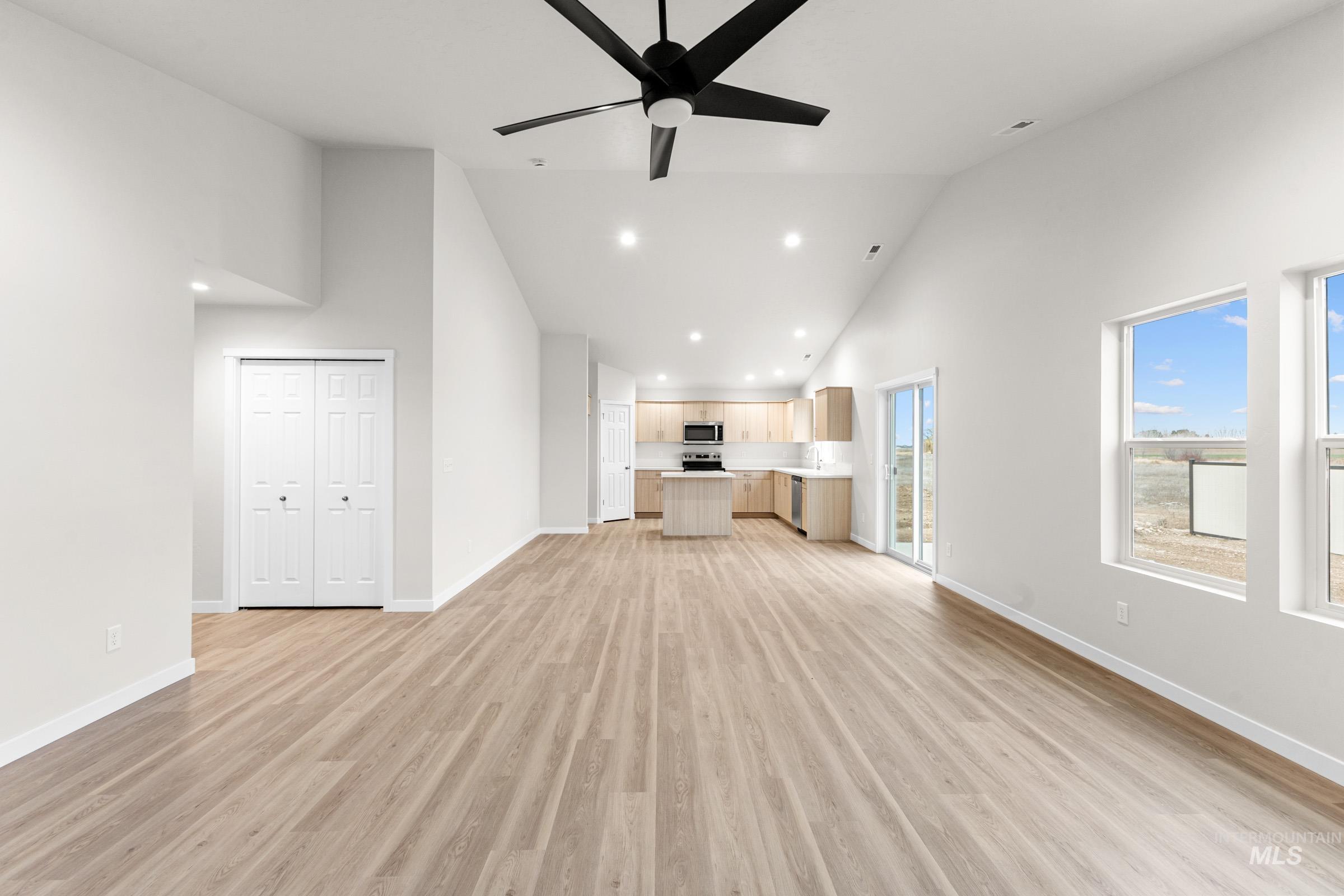 3095 W Animas Creek Dr Property Photo 8