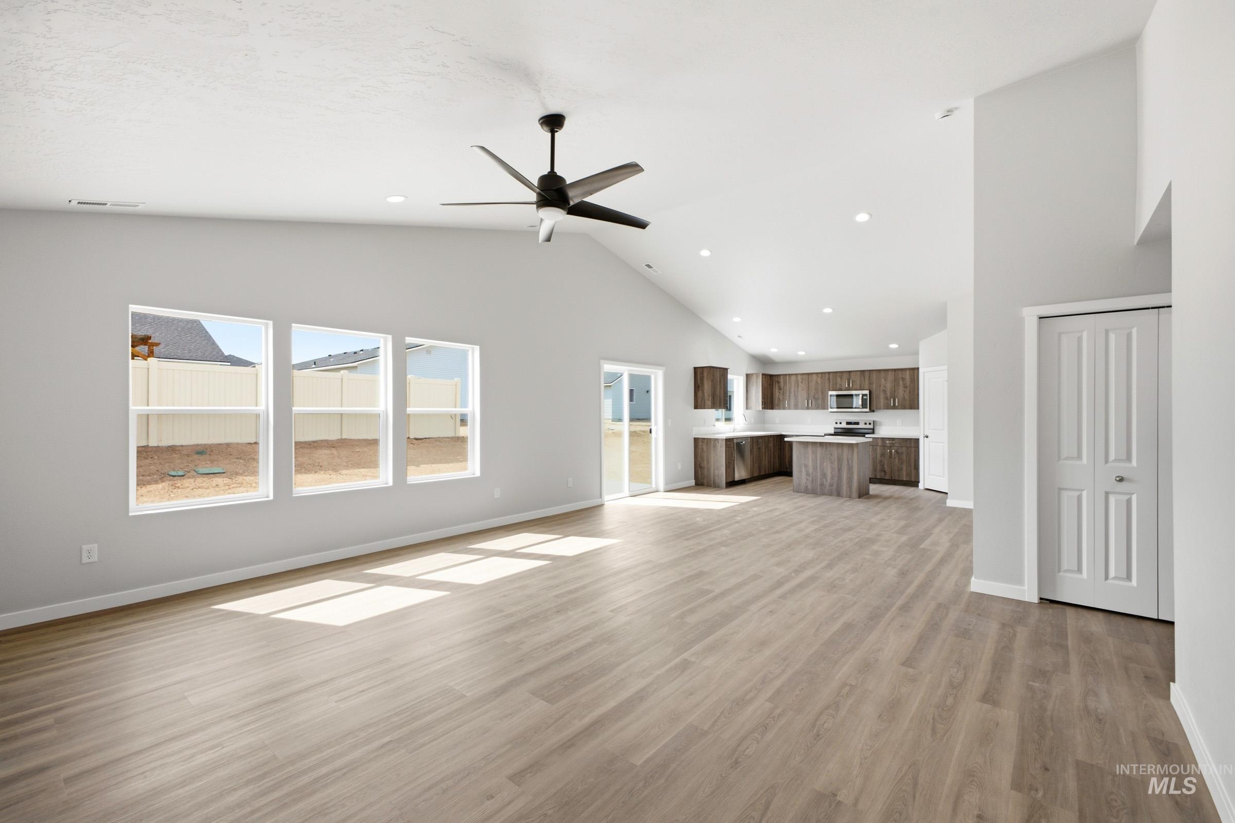 3095 W Animas Creek Dr Property Photo 8