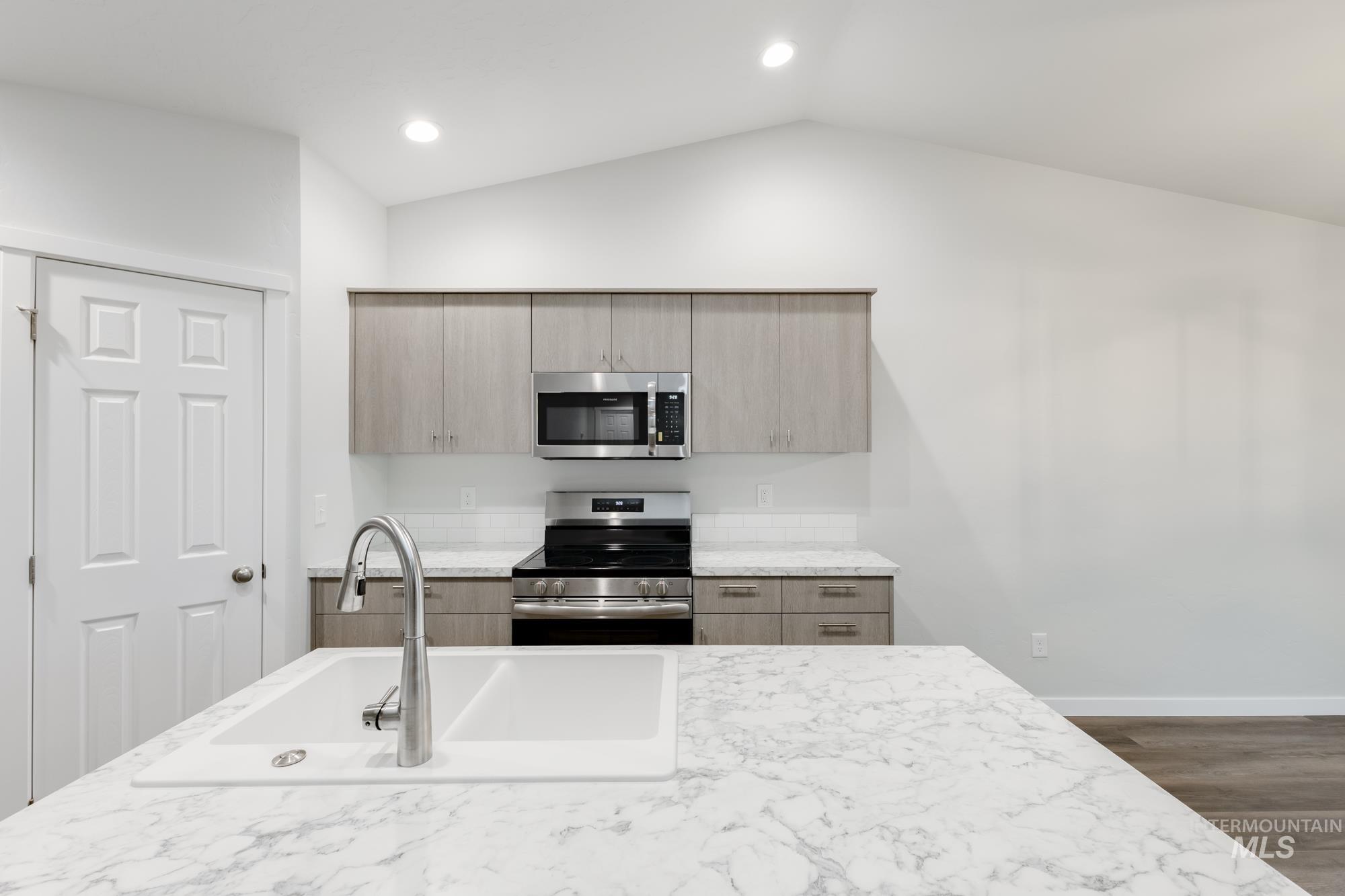 3081 W Animas Creek Dr Property Photo 4
