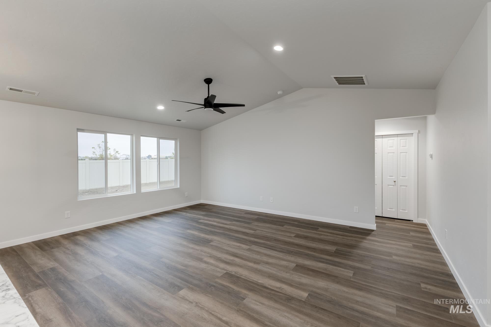 3081 W Animas Creek Dr Property Photo 8