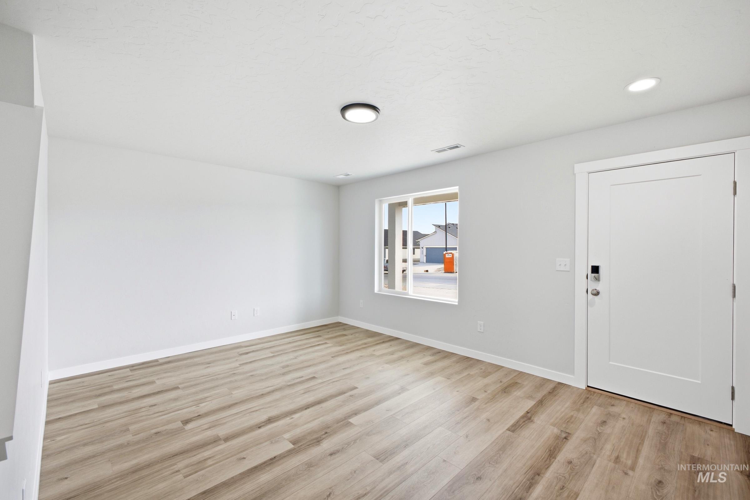 2535 W Tar Sands Dr Property Photo 2
