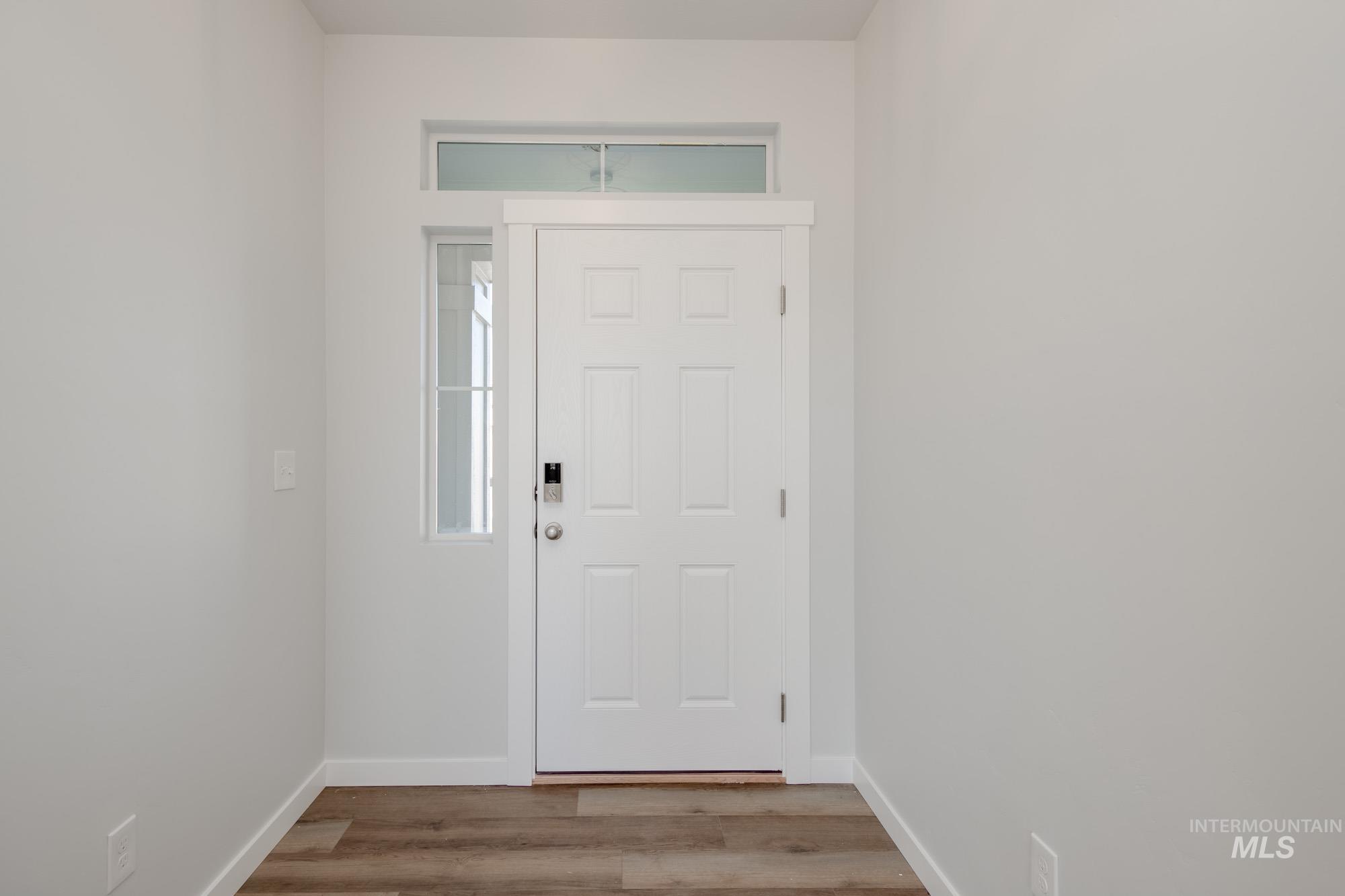 15375 Albatross Ave Property Photo 2
