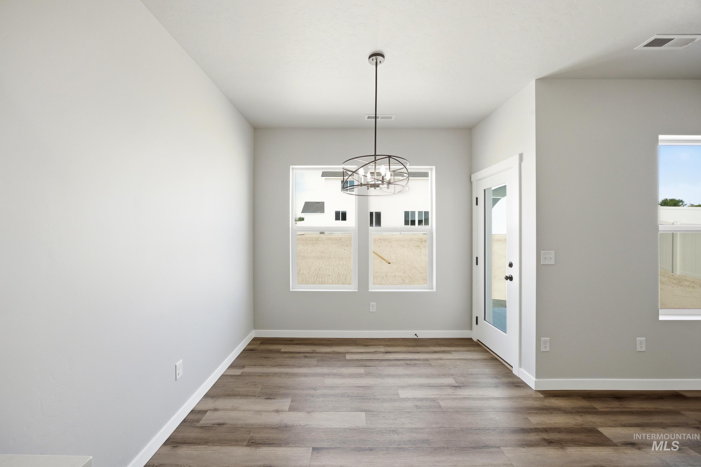15375 Albatross Ave Property Photo 6