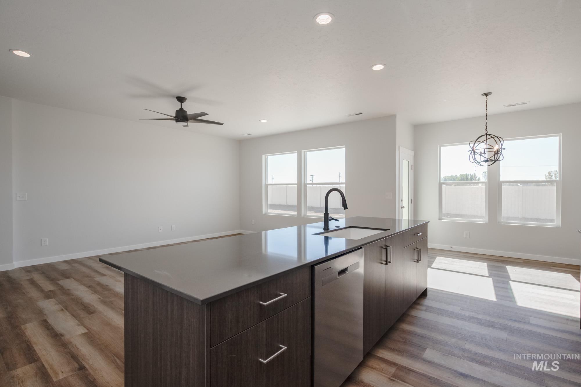 15375 Albatross Ave Property Photo 8
