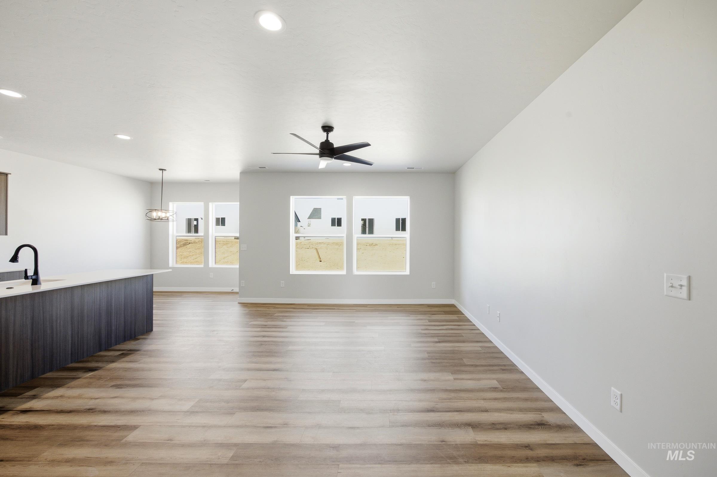 15375 Albatross Ave Property Photo 8