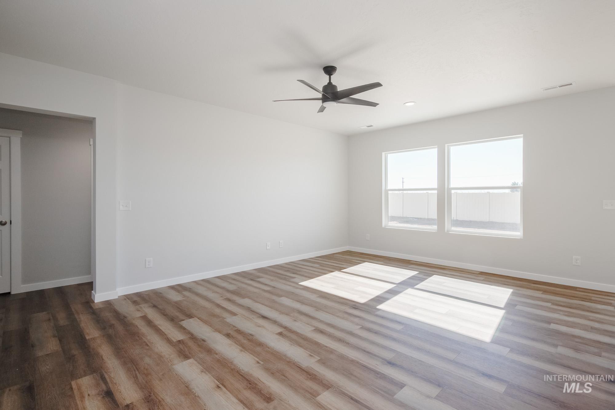 15375 Albatross Ave Property Photo 10
