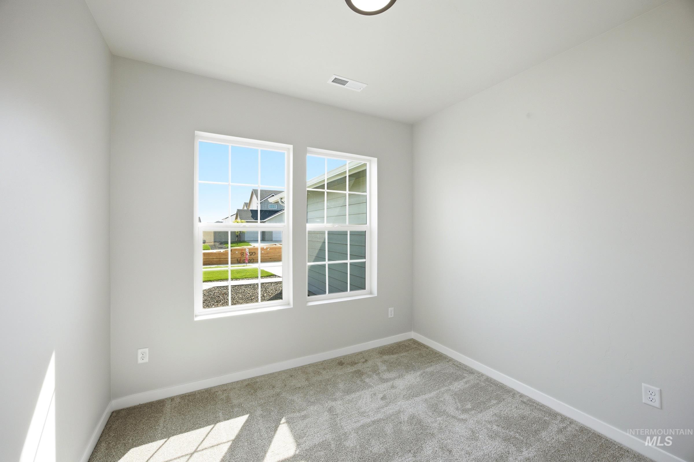 15375 Albatross Ave Property Photo 10