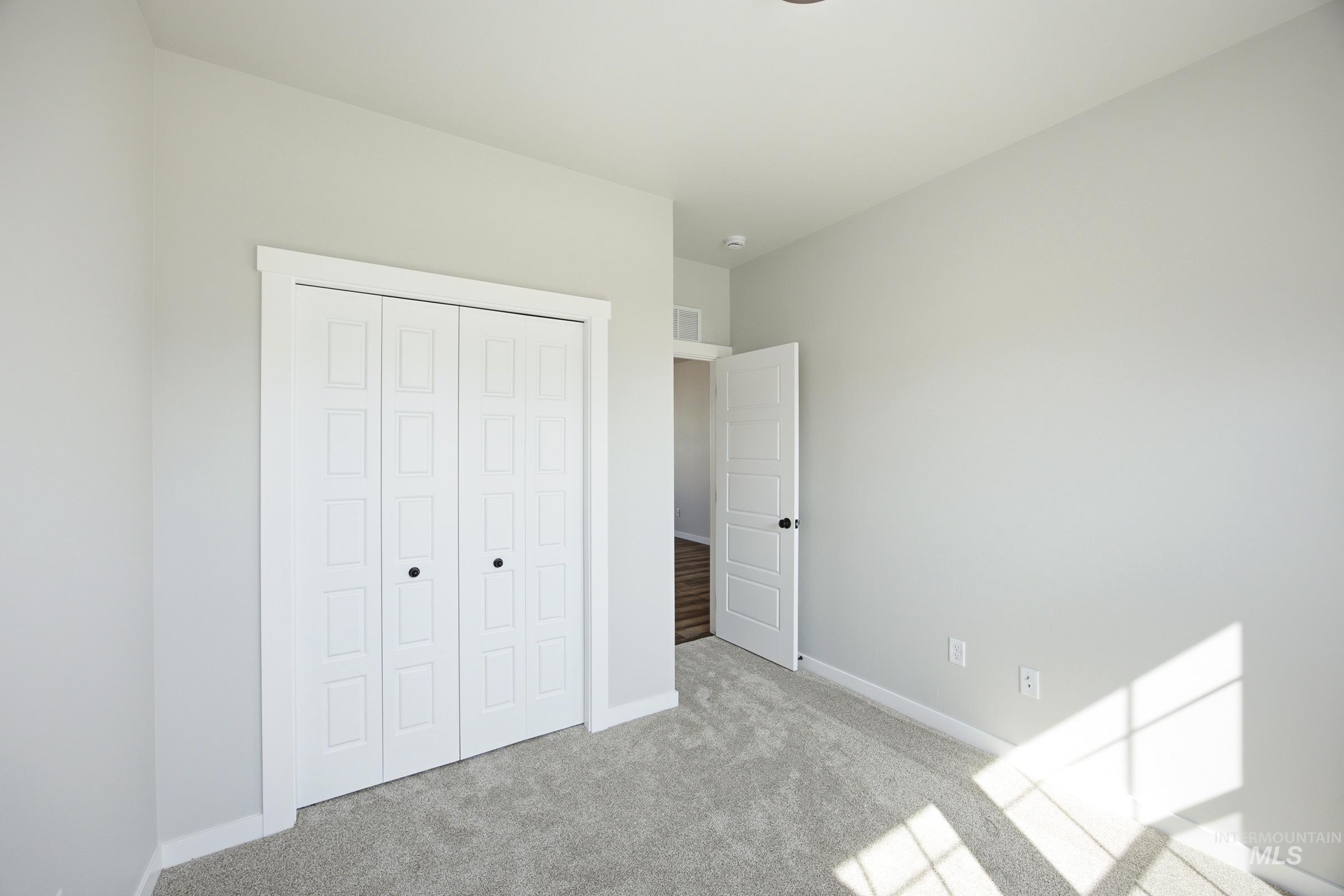 15375 Albatross Ave Property Photo 11