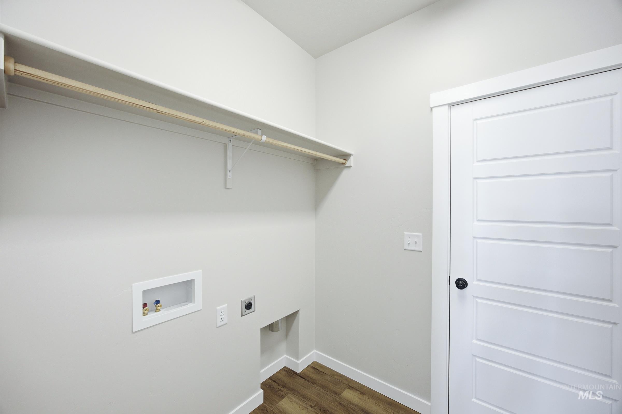 15375 Albatross Ave Property Photo 12