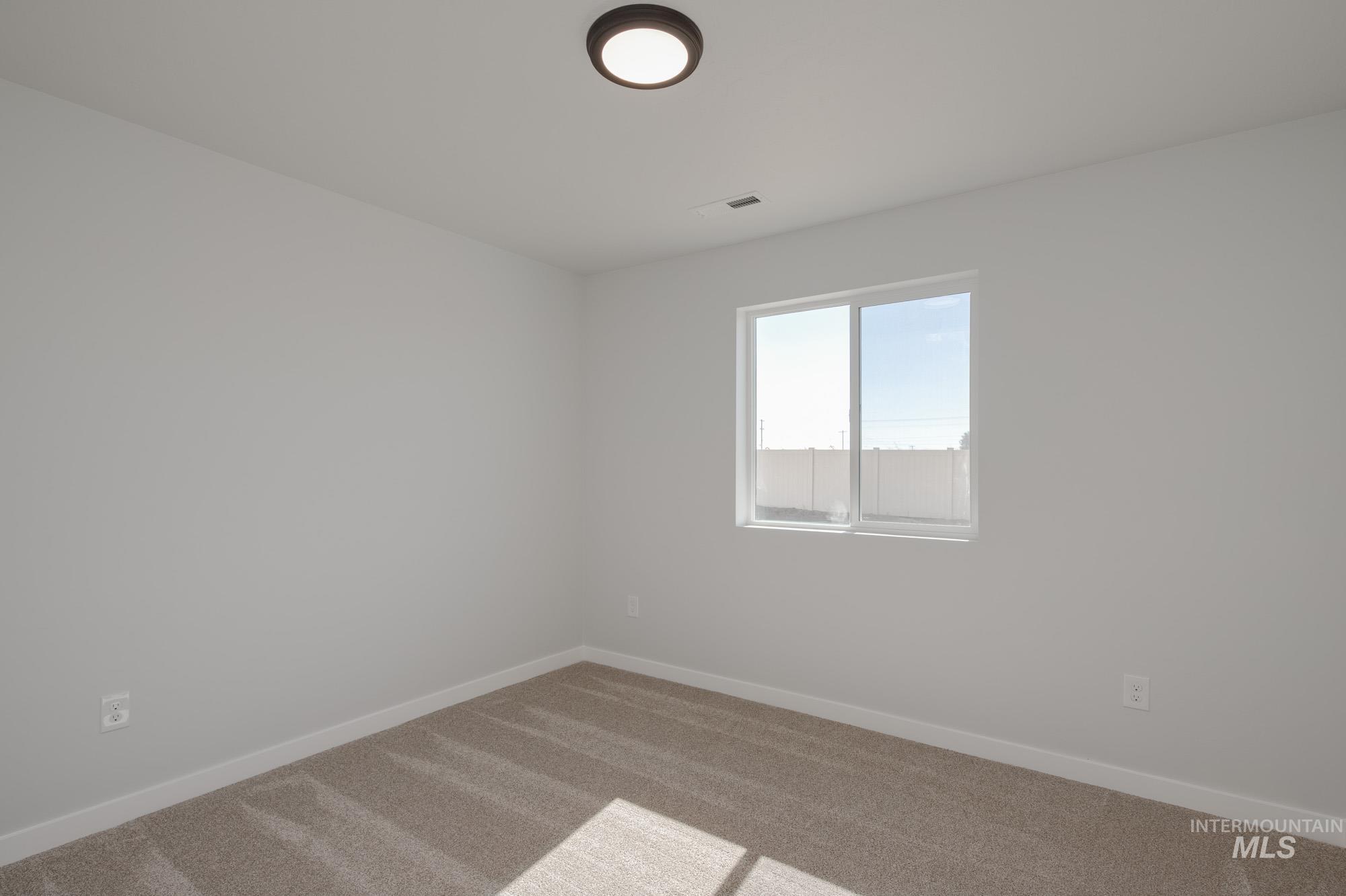 15375 Albatross Ave Property Photo 17
