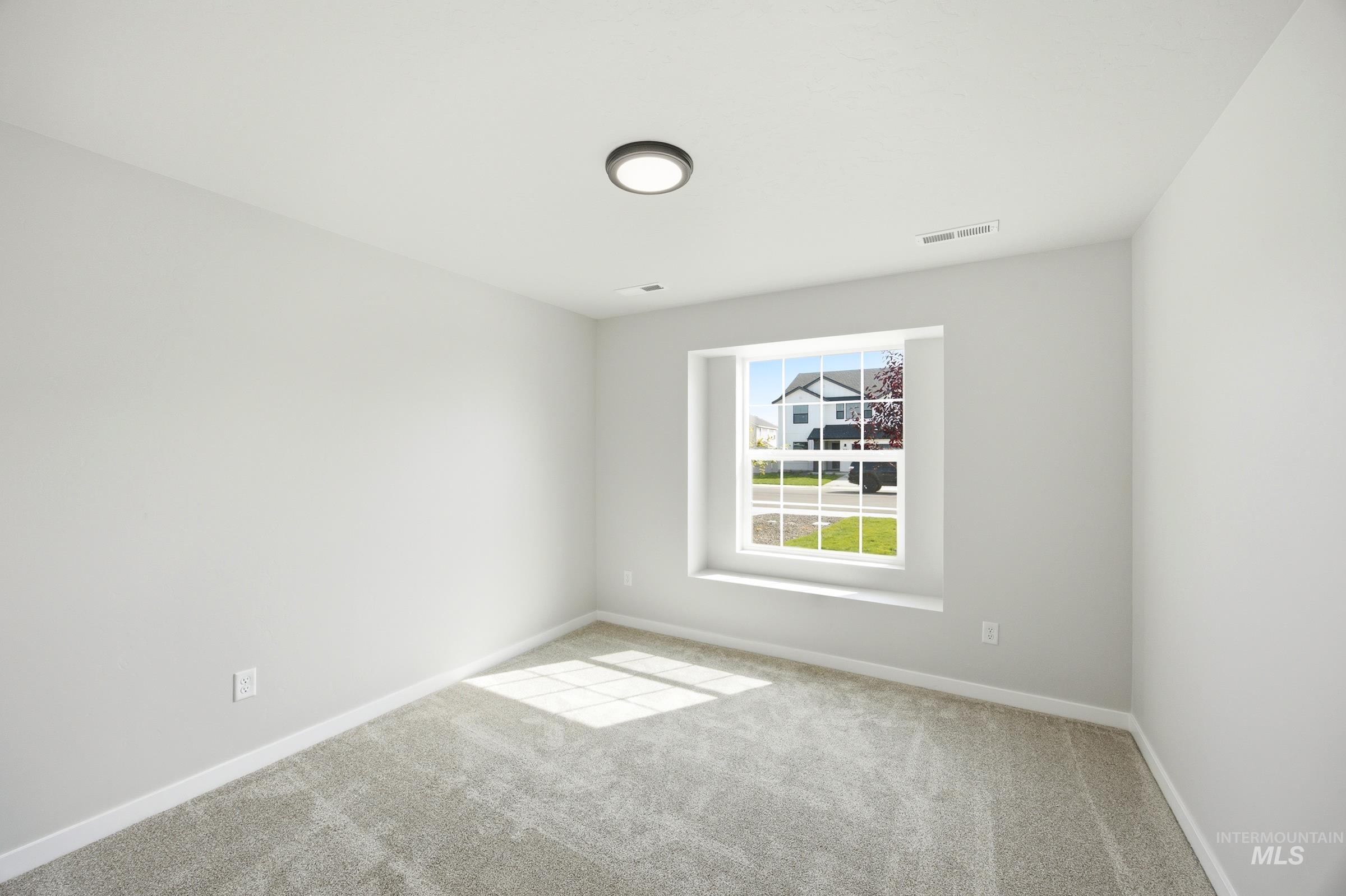 15375 Albatross Ave Property Photo 17