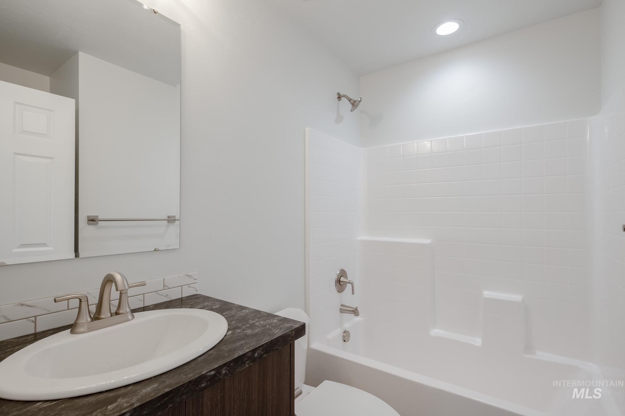 15375 Albatross Ave Property Photo 18