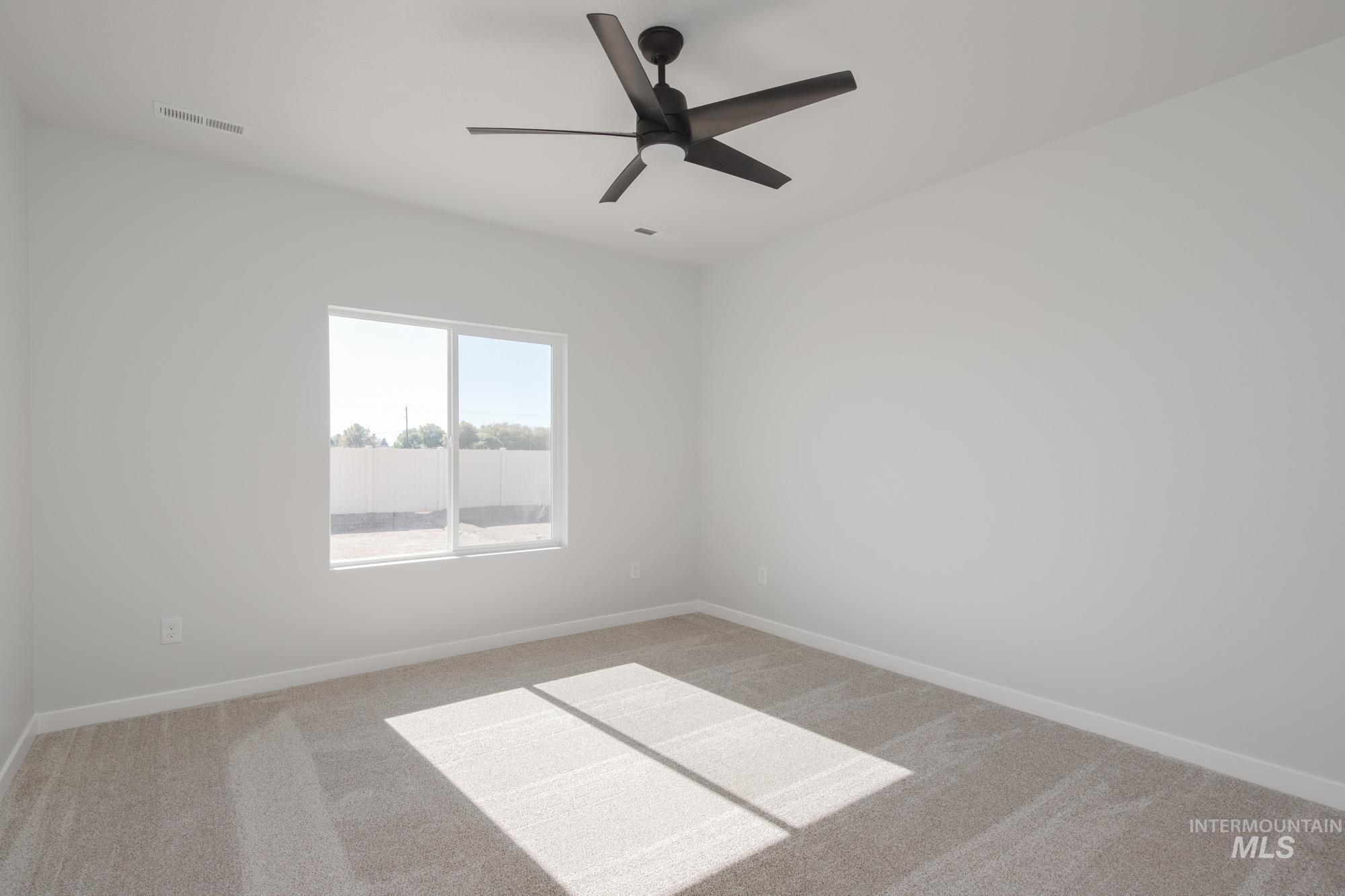15375 Albatross Ave Property Photo 20