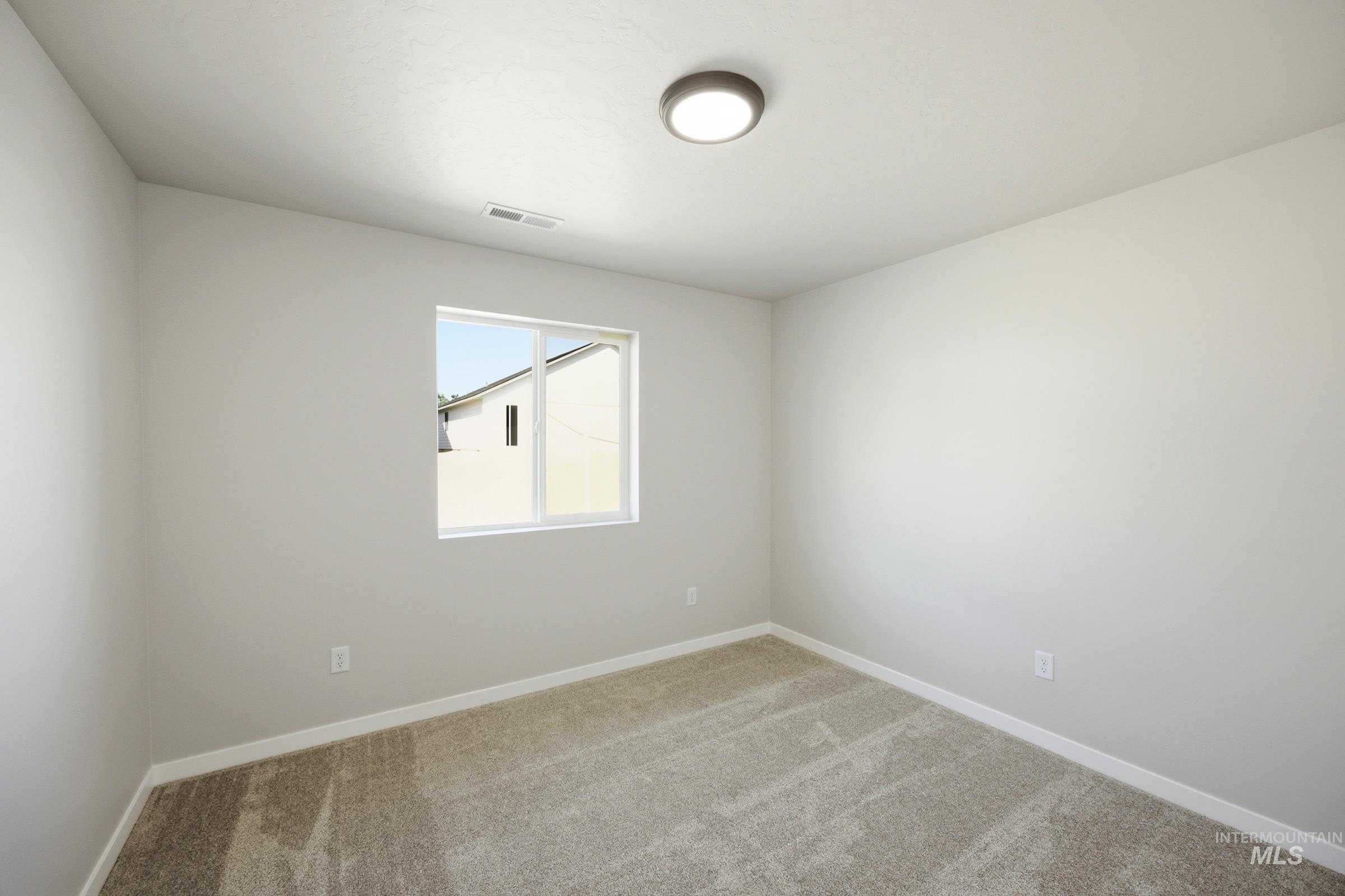 15375 Albatross Ave Property Photo 20