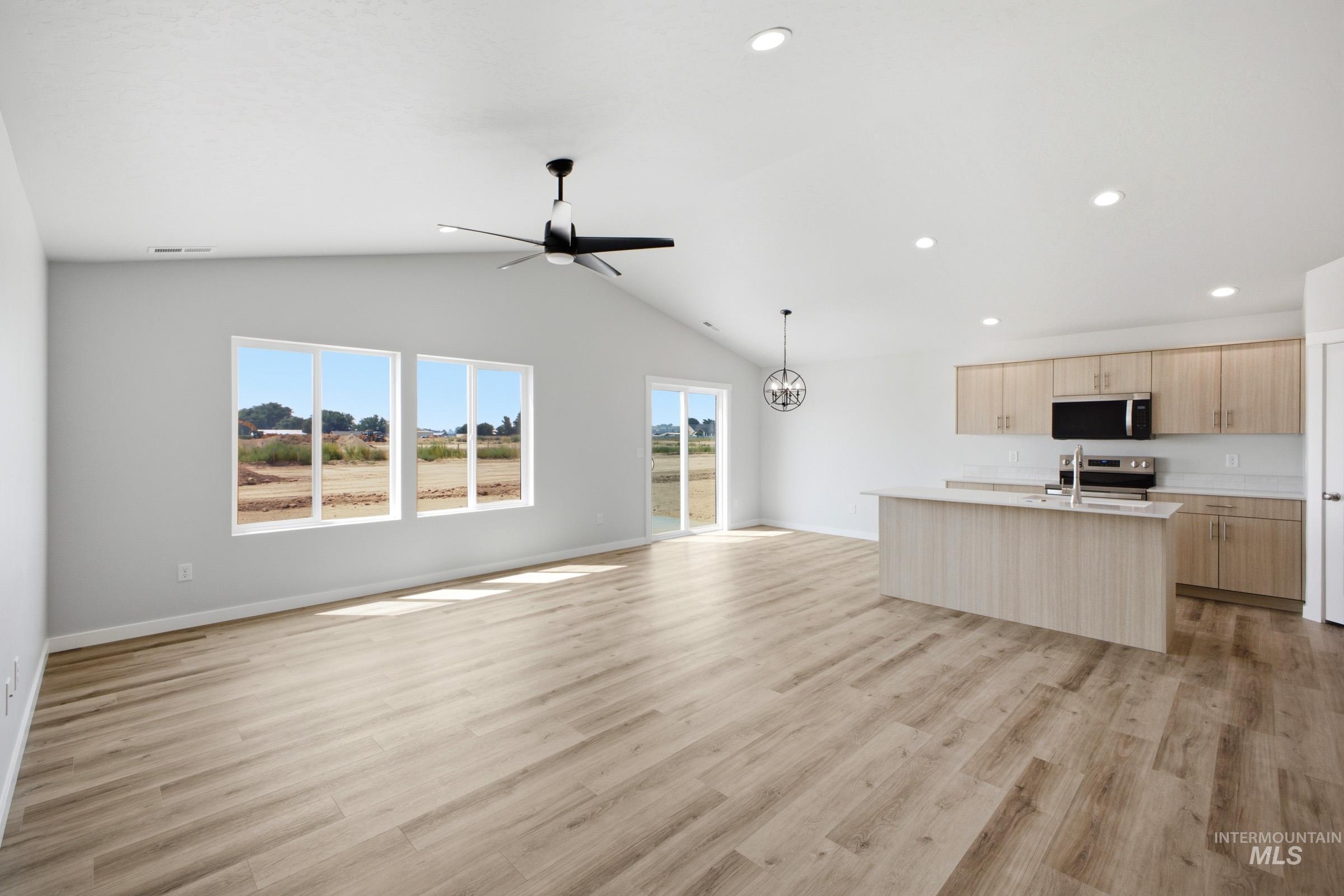 12755 Ropers St Property Photo 9