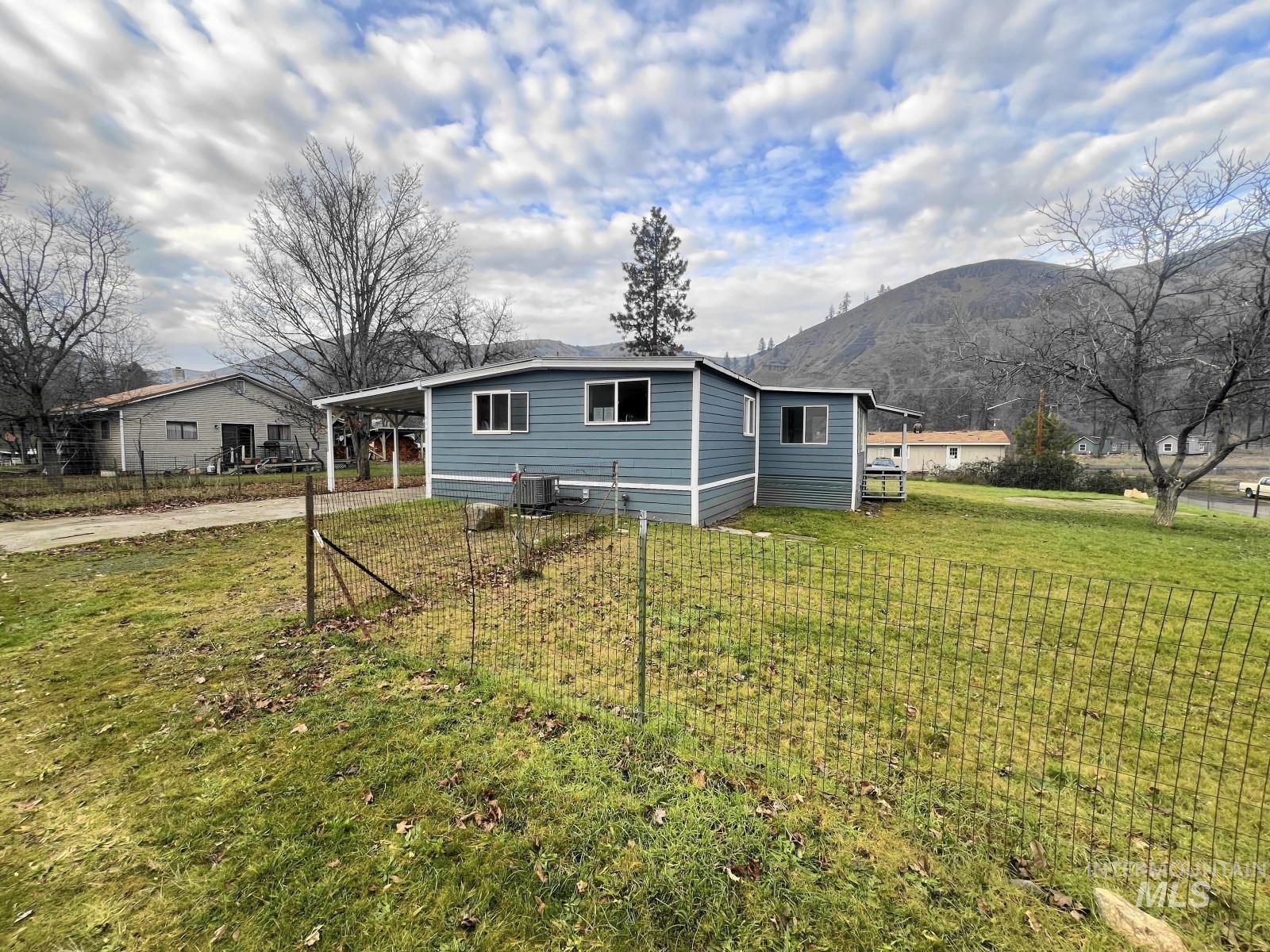 614 Pine Ave Property Photo 1