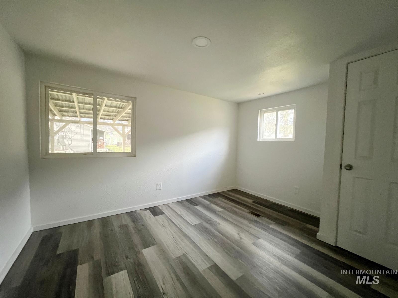 614 Pine Ave Property Photo 13