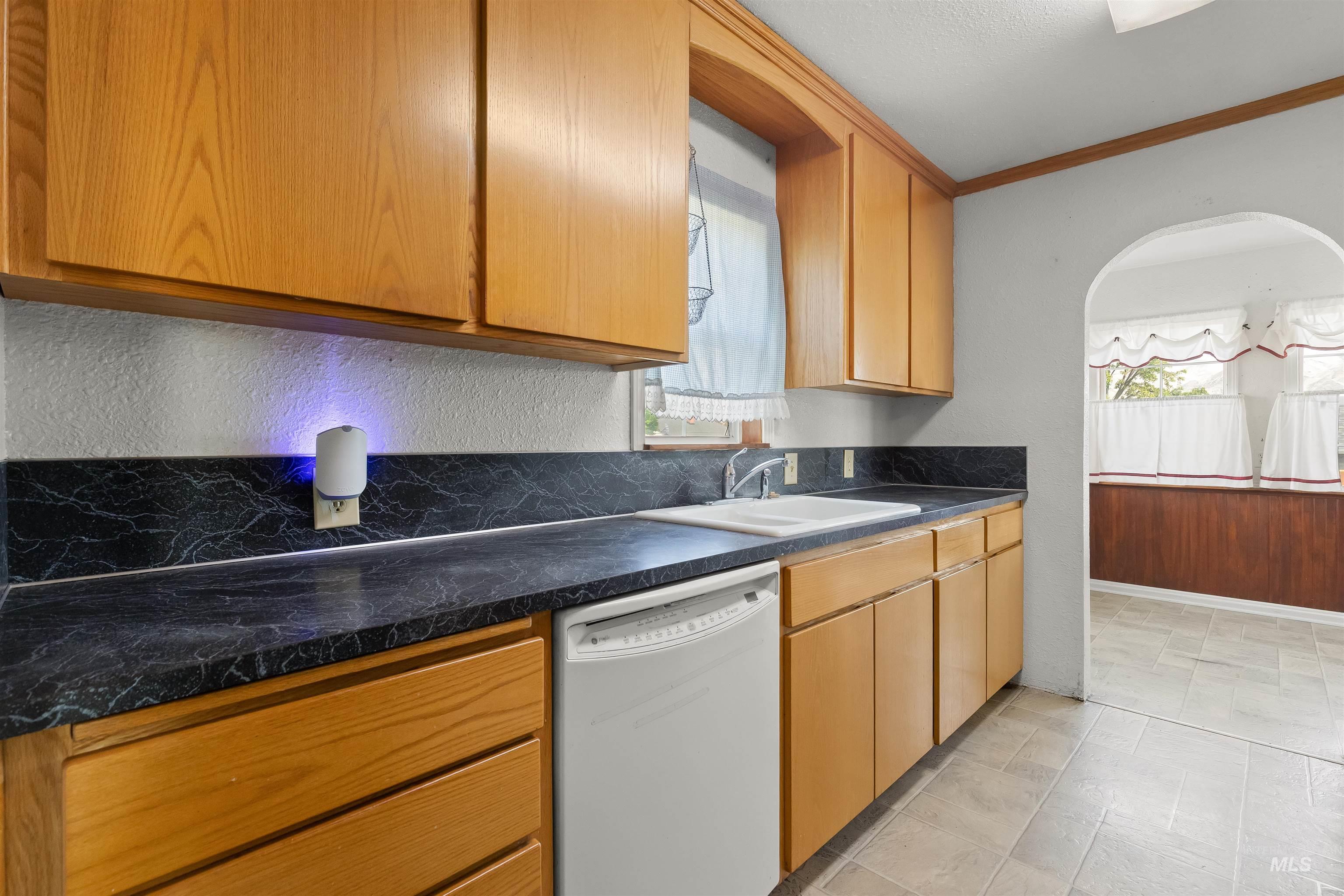 1446 Libby Street Property Photo 3