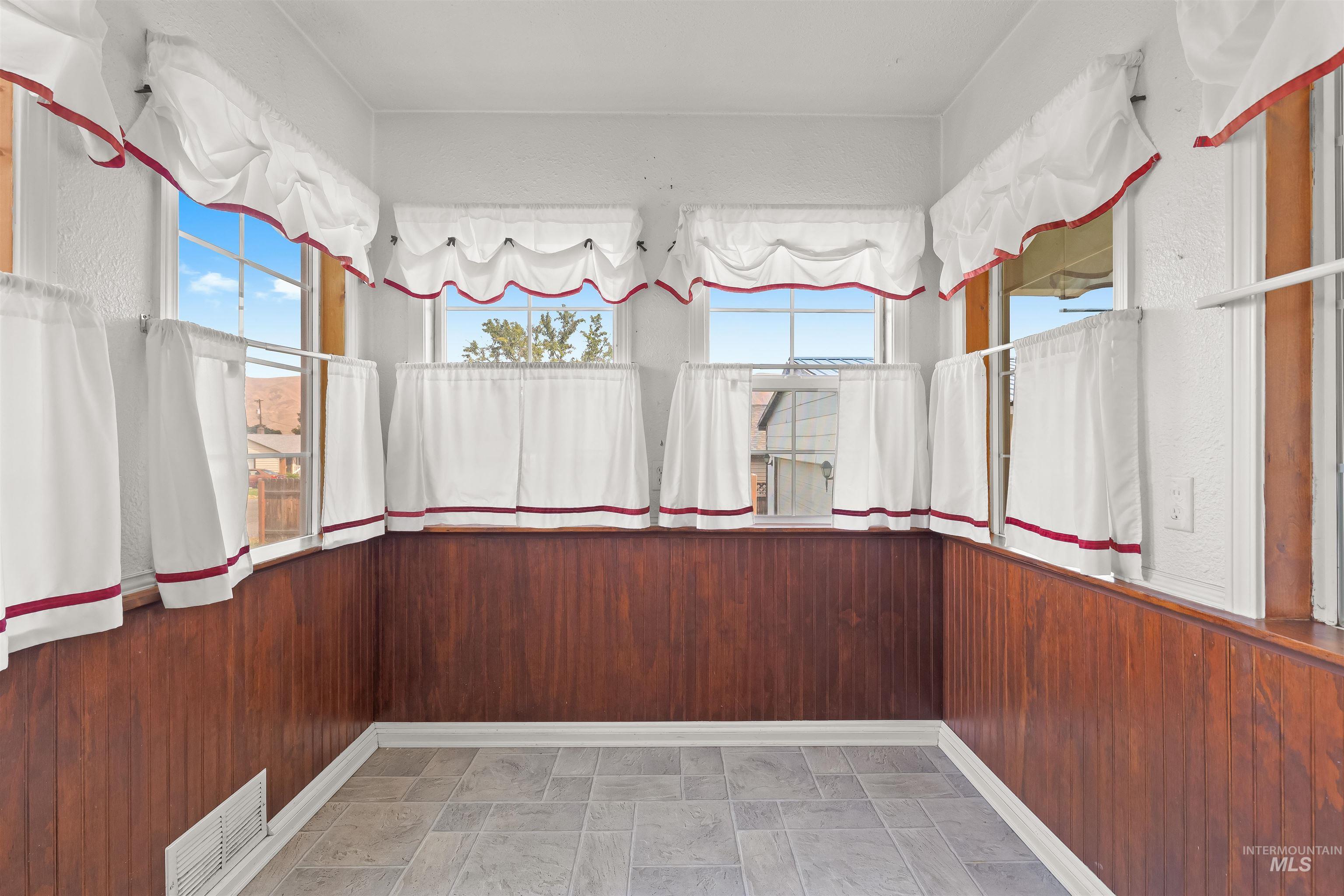 1446 Libby Street Property Photo 6