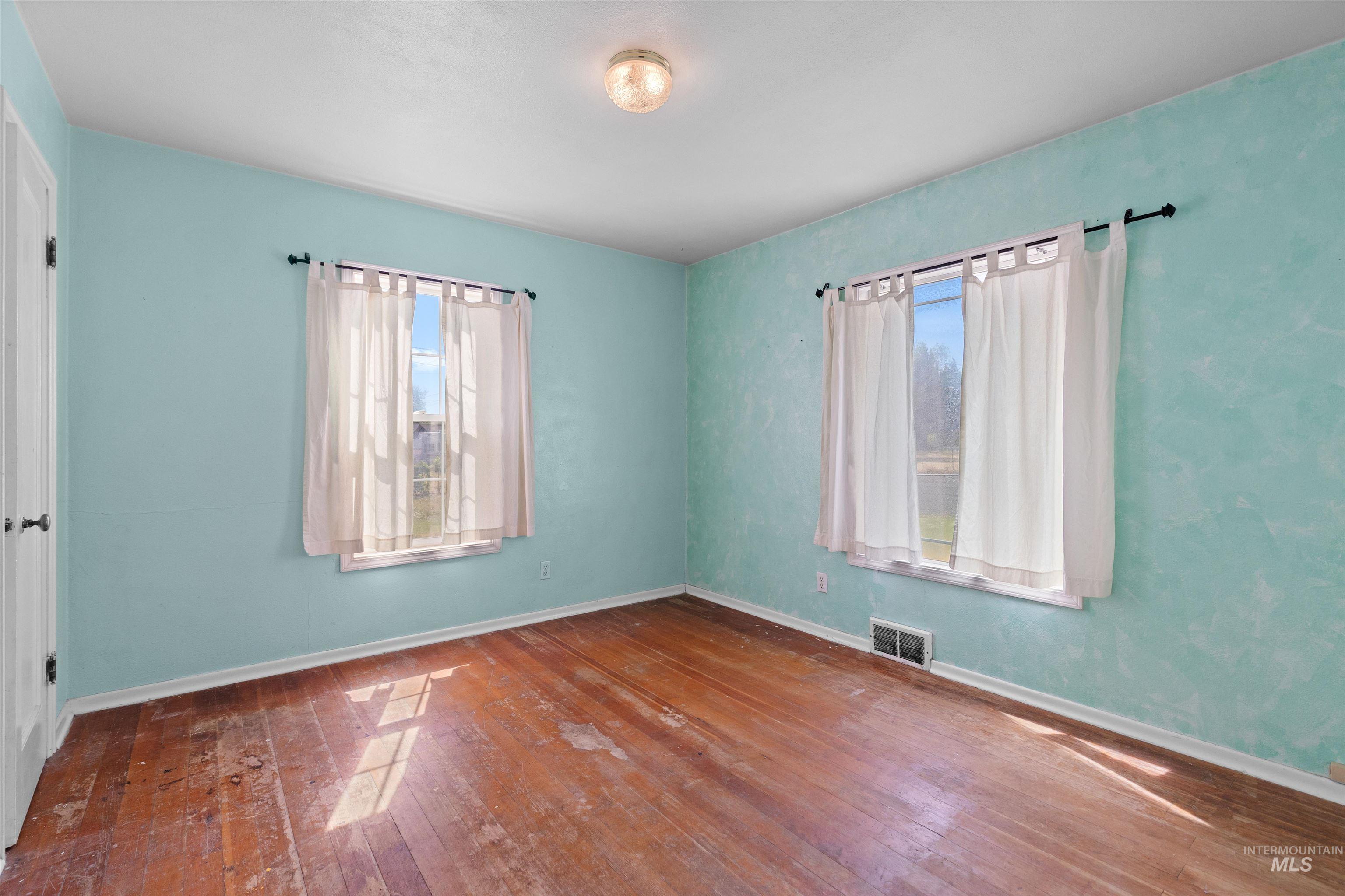 1446 Libby Street Property Photo 10