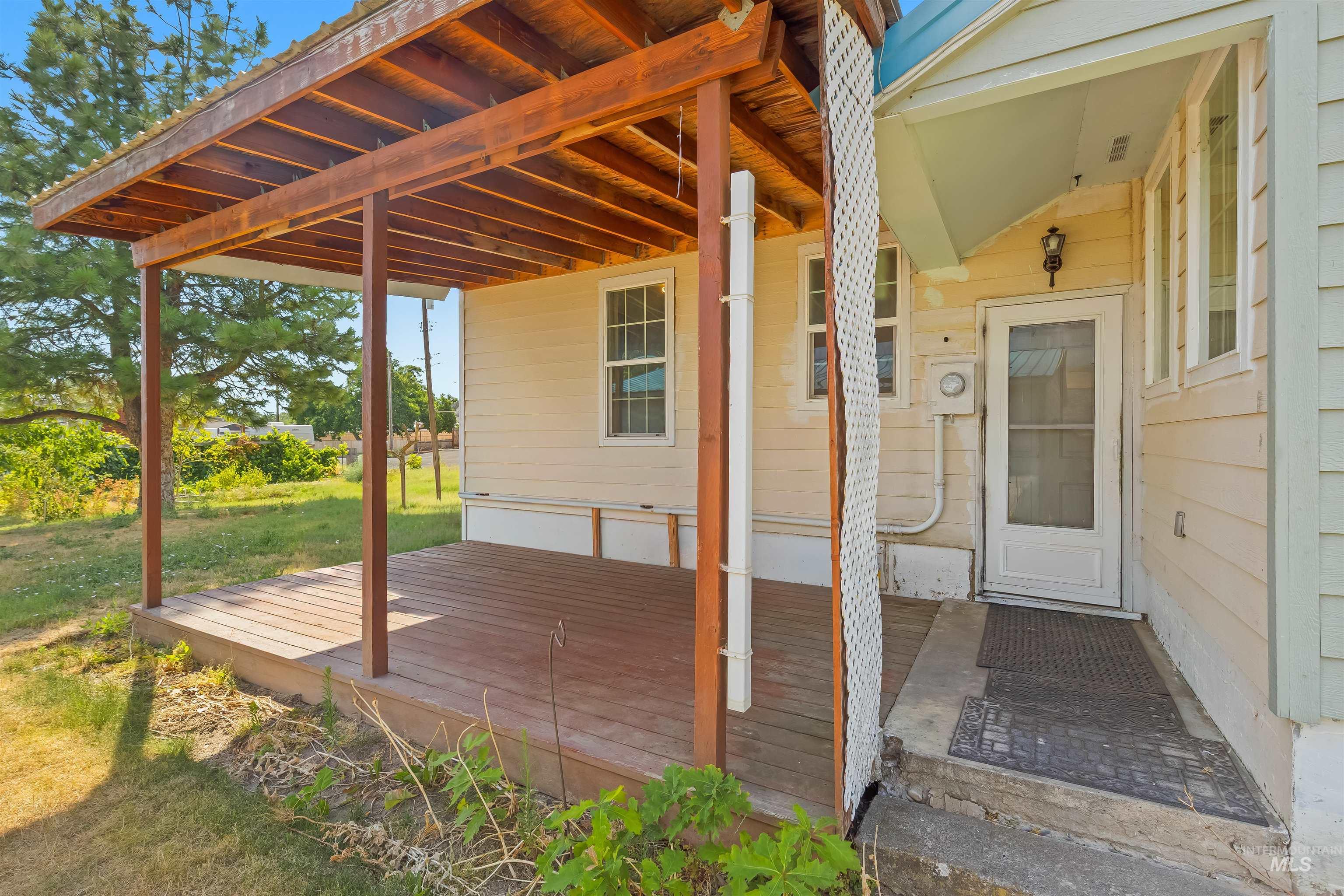 1446 Libby Street Property Photo 21