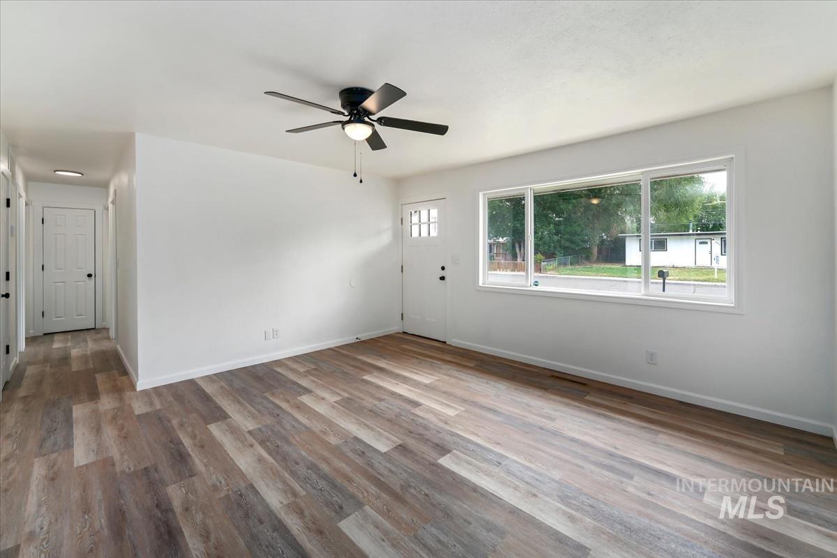 670 S 13th E Property Photo 5