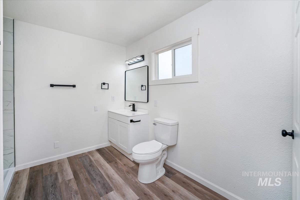 670 S 13th E Property Photo 9