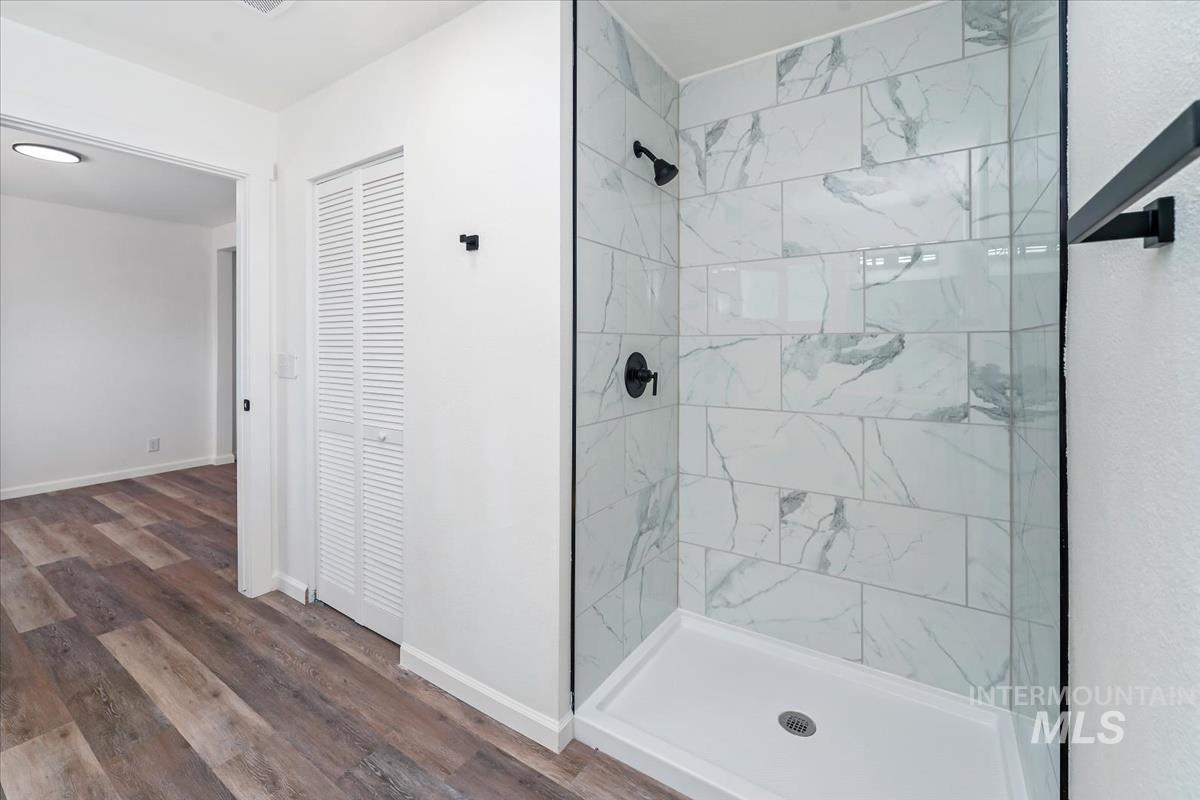 670 S 13th E Property Photo 11