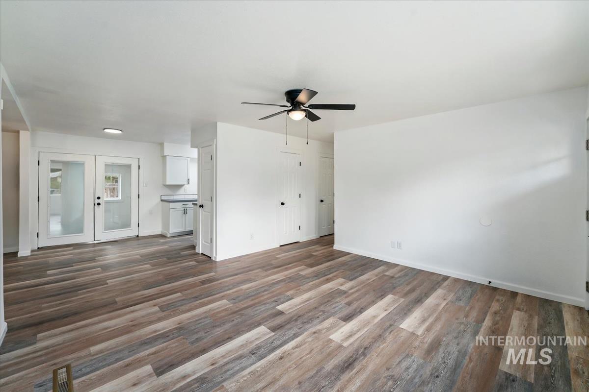 670 S 13th E Property Photo 12