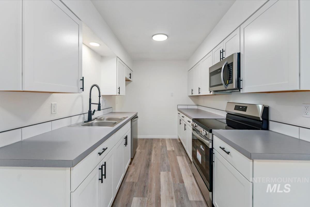 670 S 13th E Property Photo 16