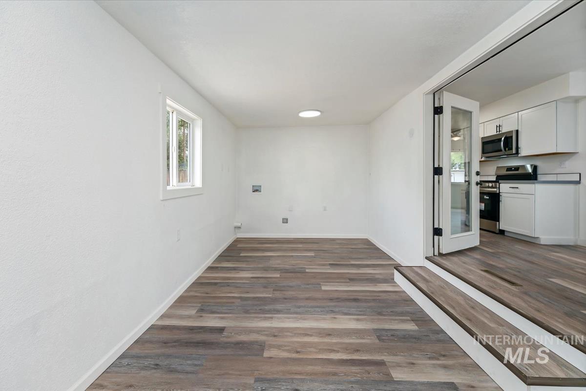 670 S 13th E Property Photo 24