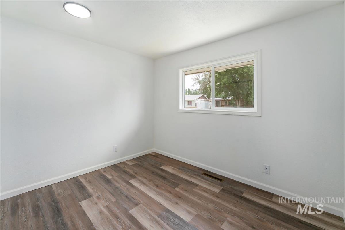 670 S 13th E Property Photo 28