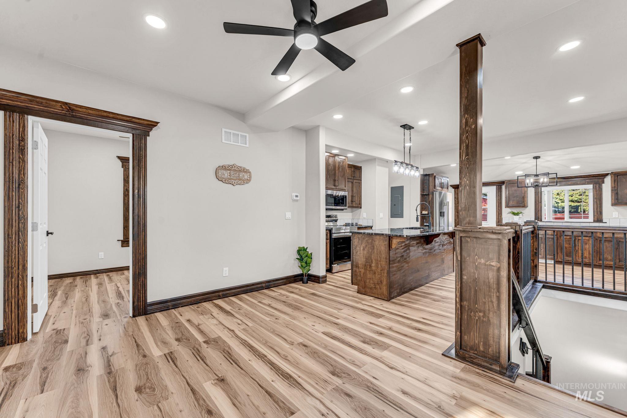 210 Oregon St Property Photo 19