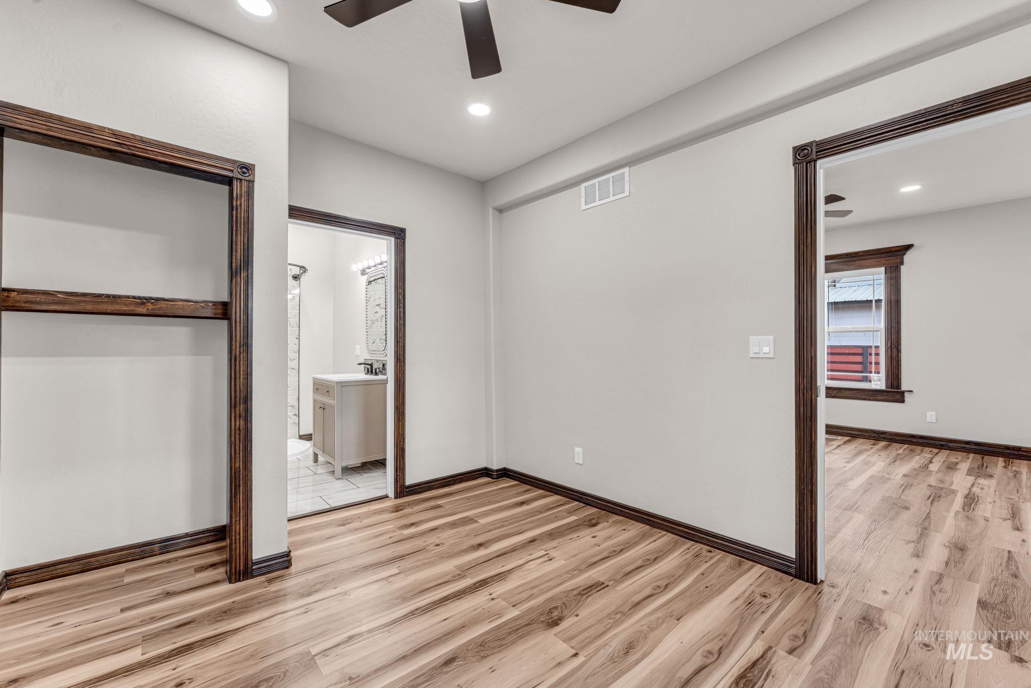 210 Oregon St Property Photo 22