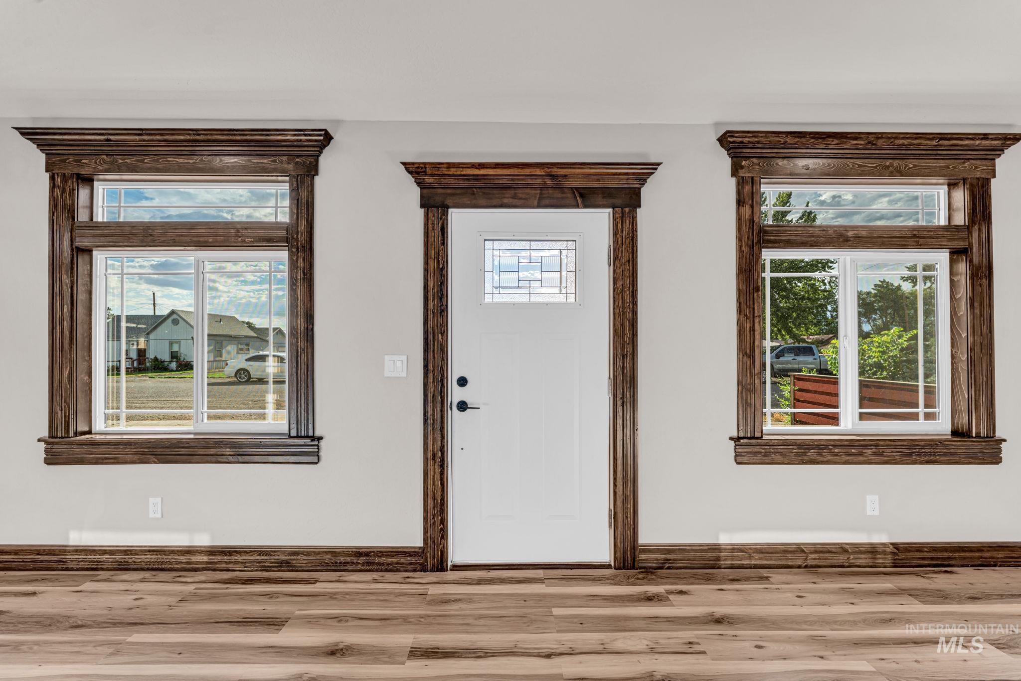 210 Oregon St Property Photo 27